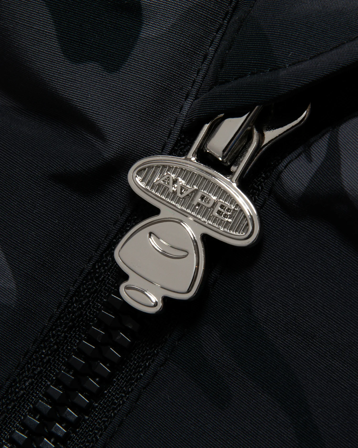 Moonface camo zip down jacket - Image 5
