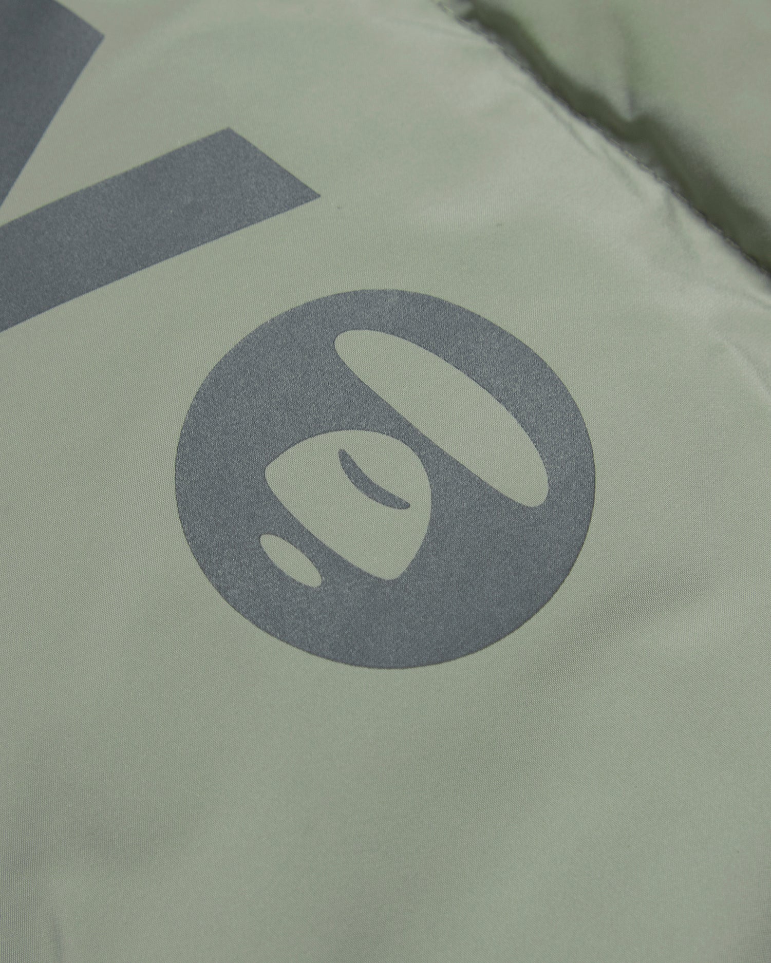 Moonface patch down vest - Image 15