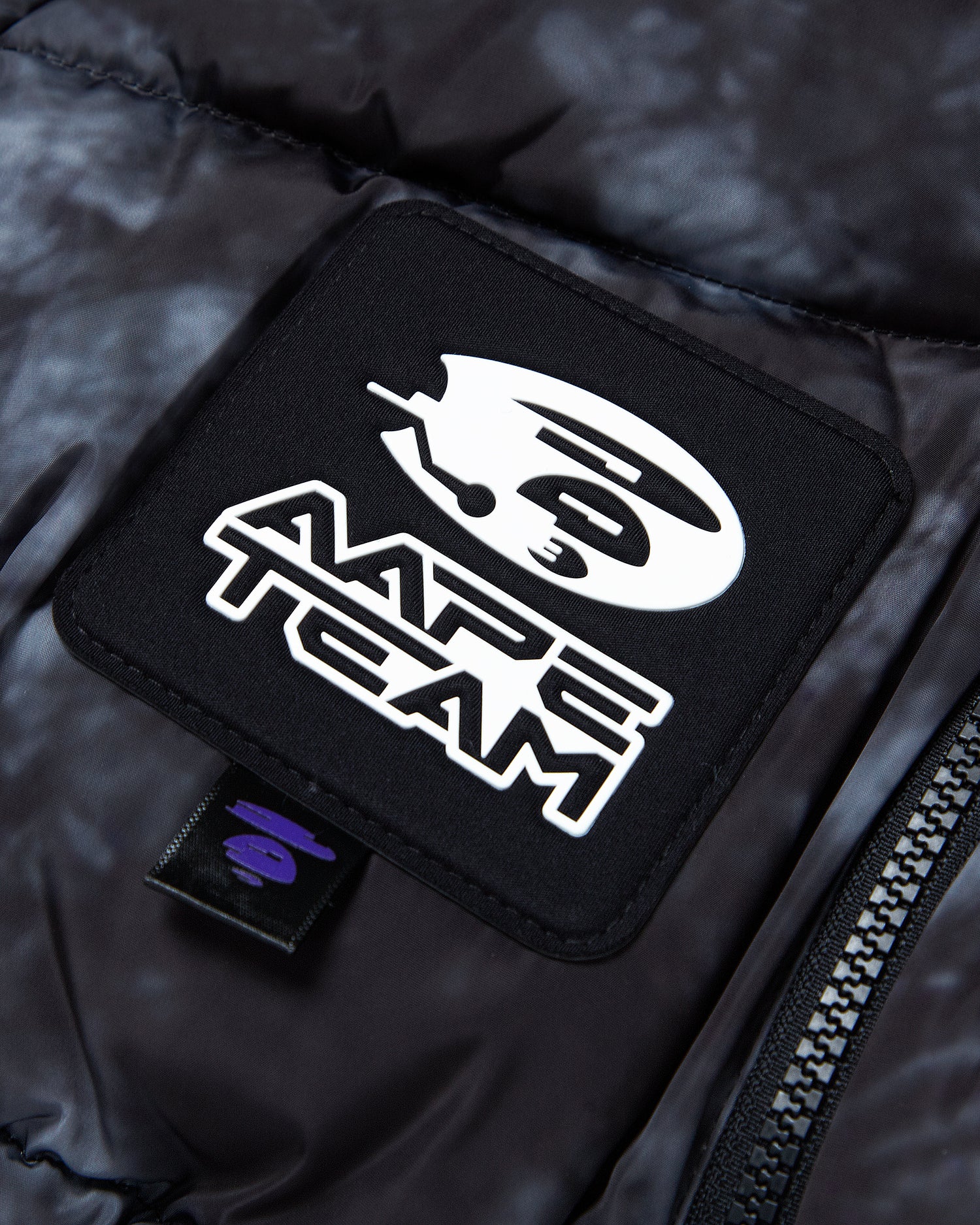 Moonface patch tie-dye down vest - Image 4