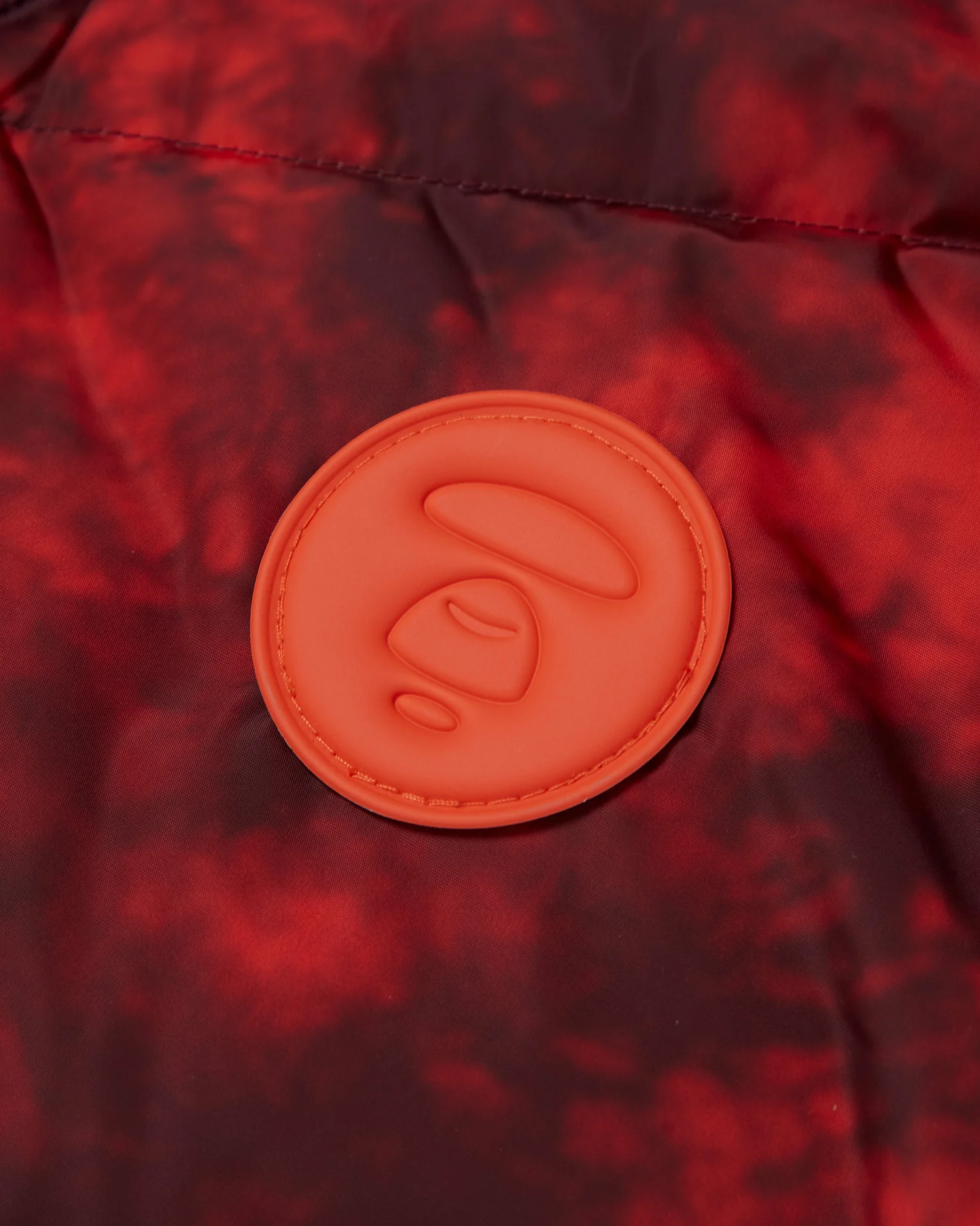 Moonface patch tie-dye down vest - Image 8