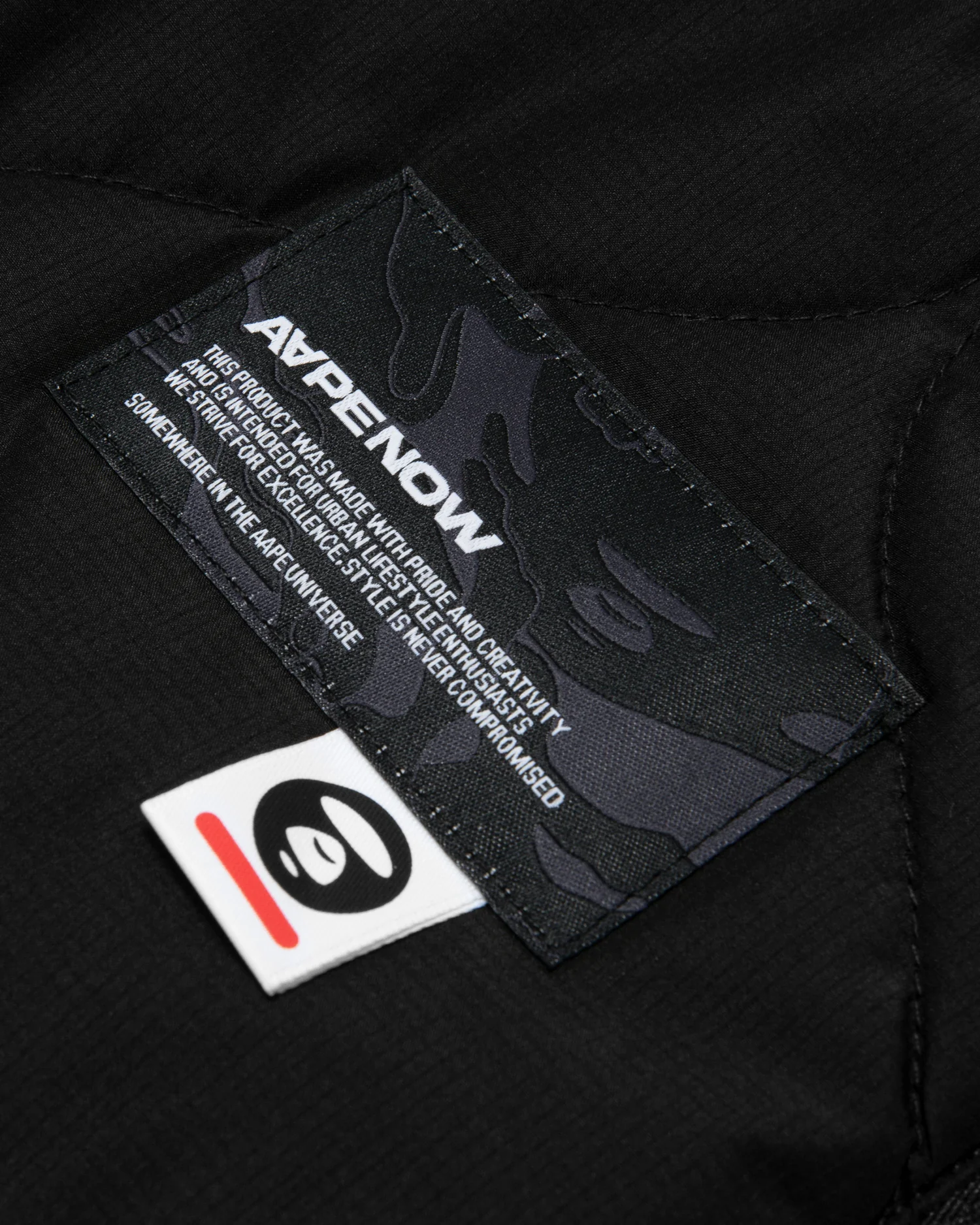 Moonface patch hooded quilted jacket - Image 5