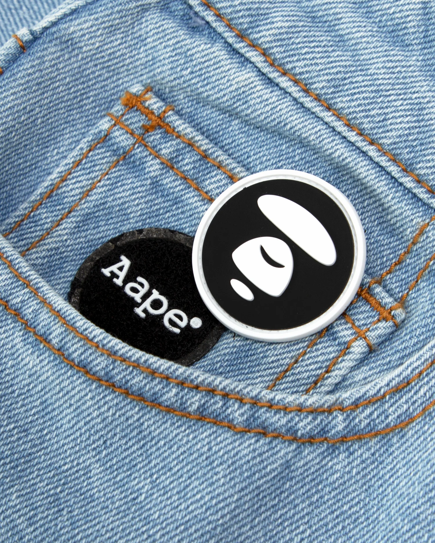 Moonface patch distressed jeans - Image 8