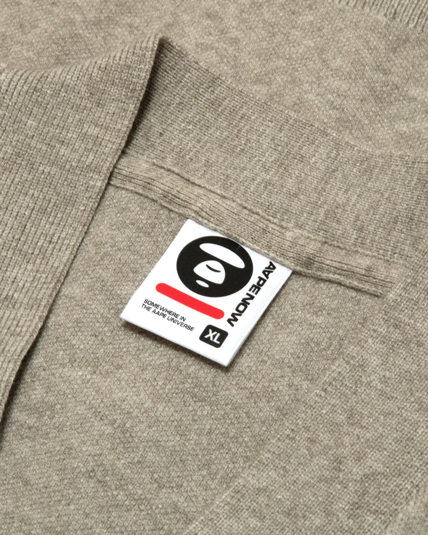 AAPENOW moonface v-neck cardigan - Image 10