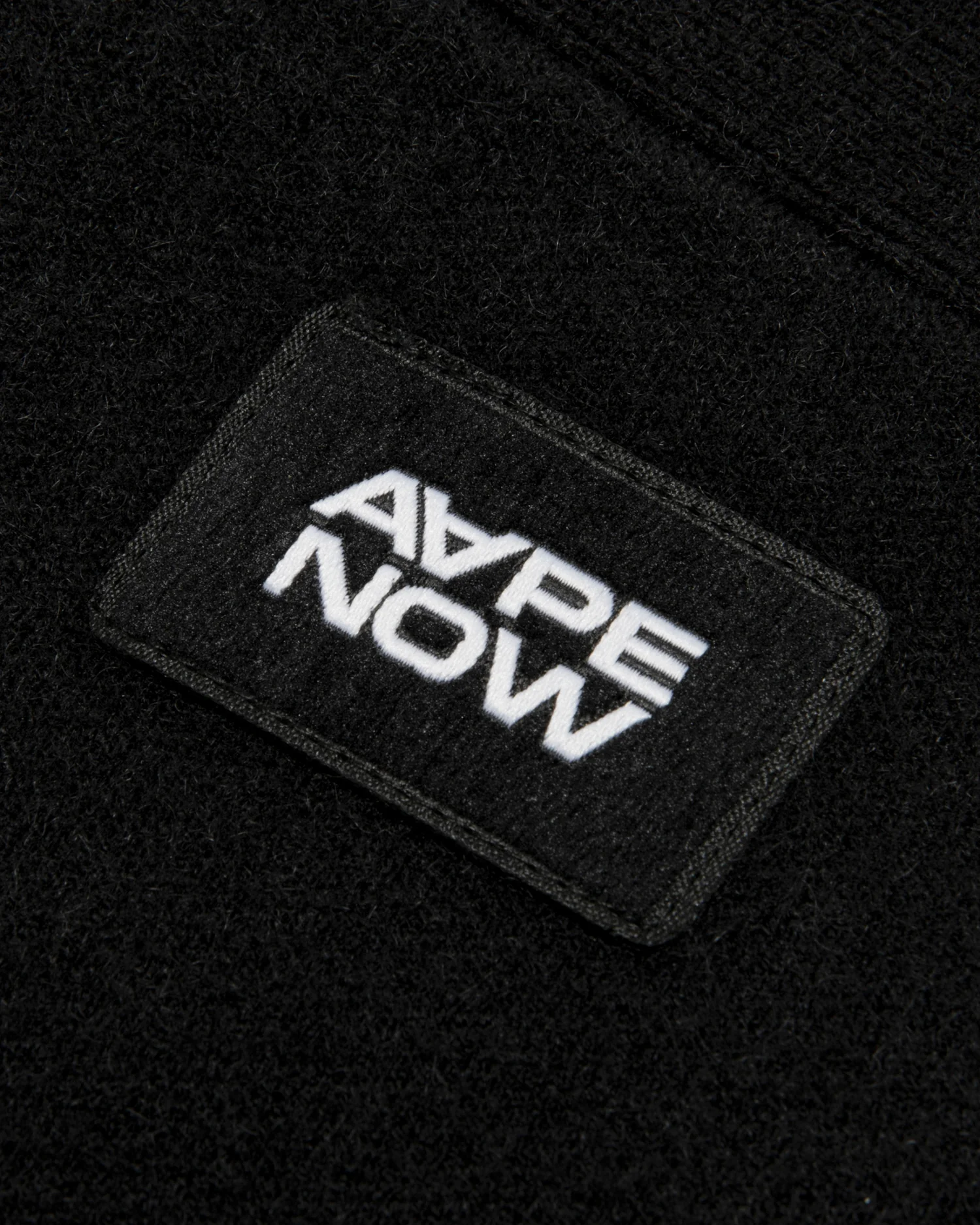 AAPENOW moonface v-neck cardigan - Image 3