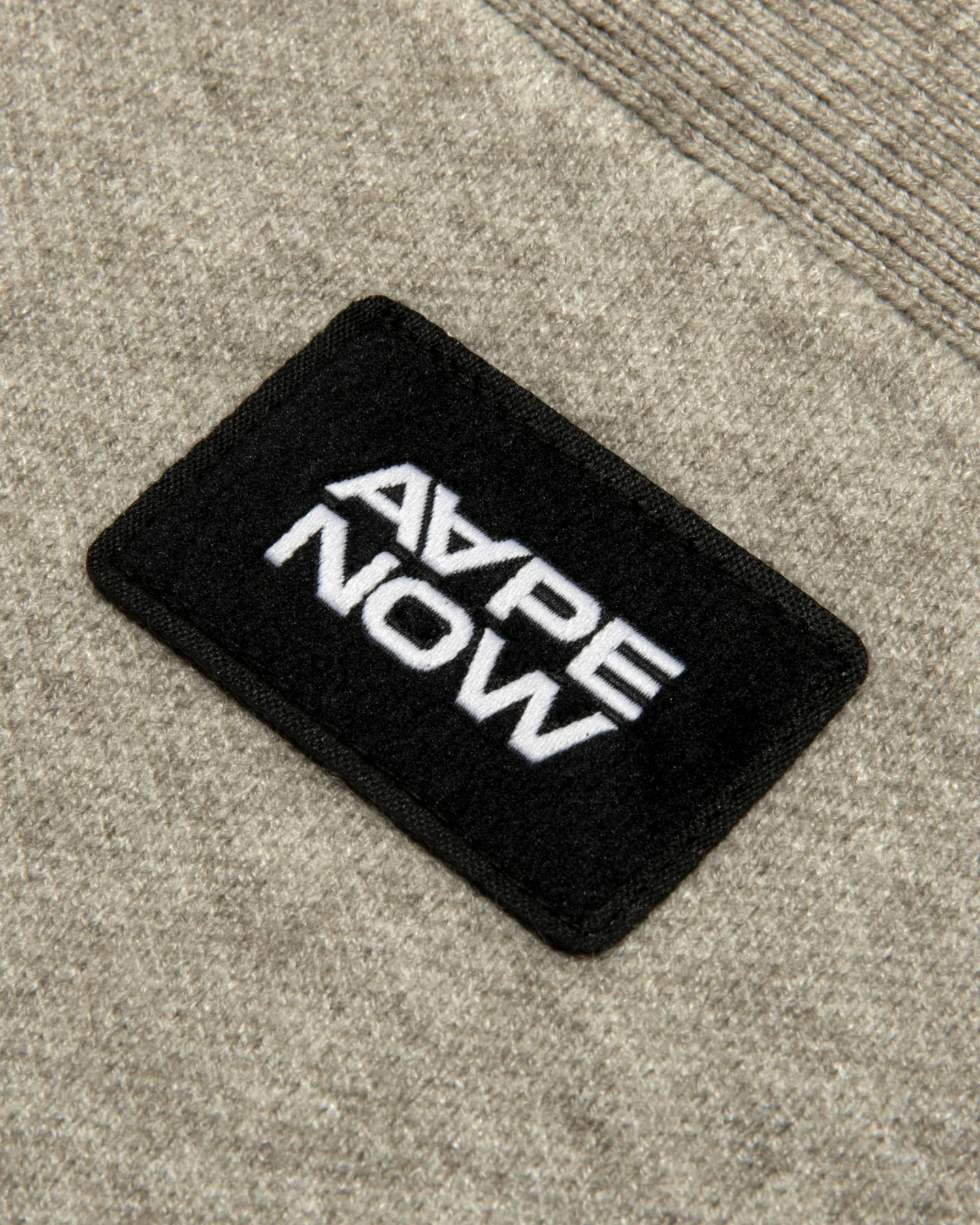 AAPENOW moonface v-neck cardigan - Image 8