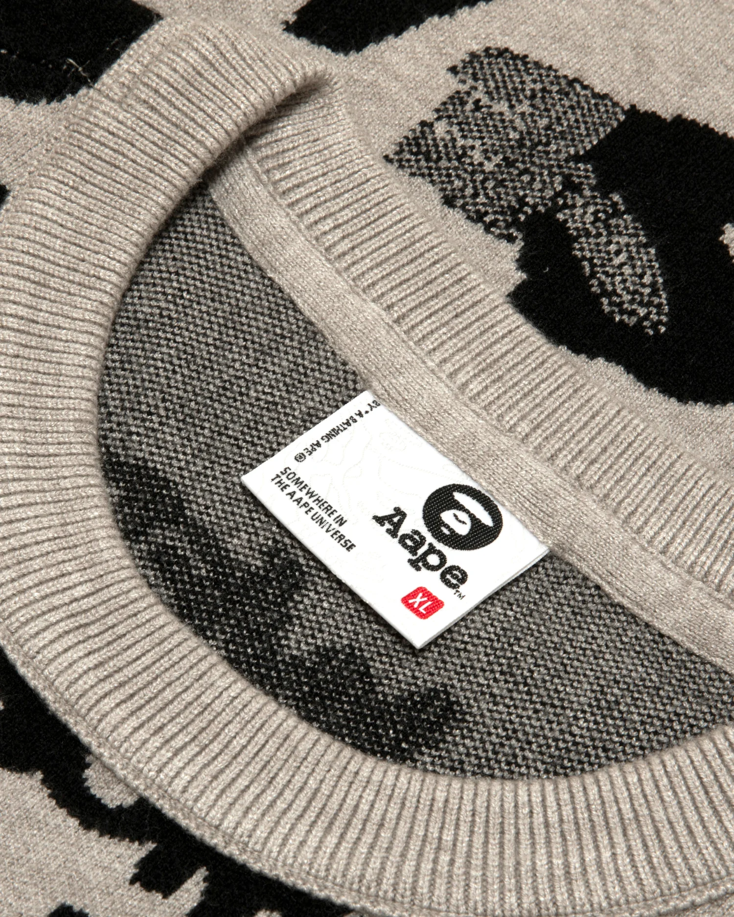 AAPEUNVS moonface crew neck sweater - Image 11