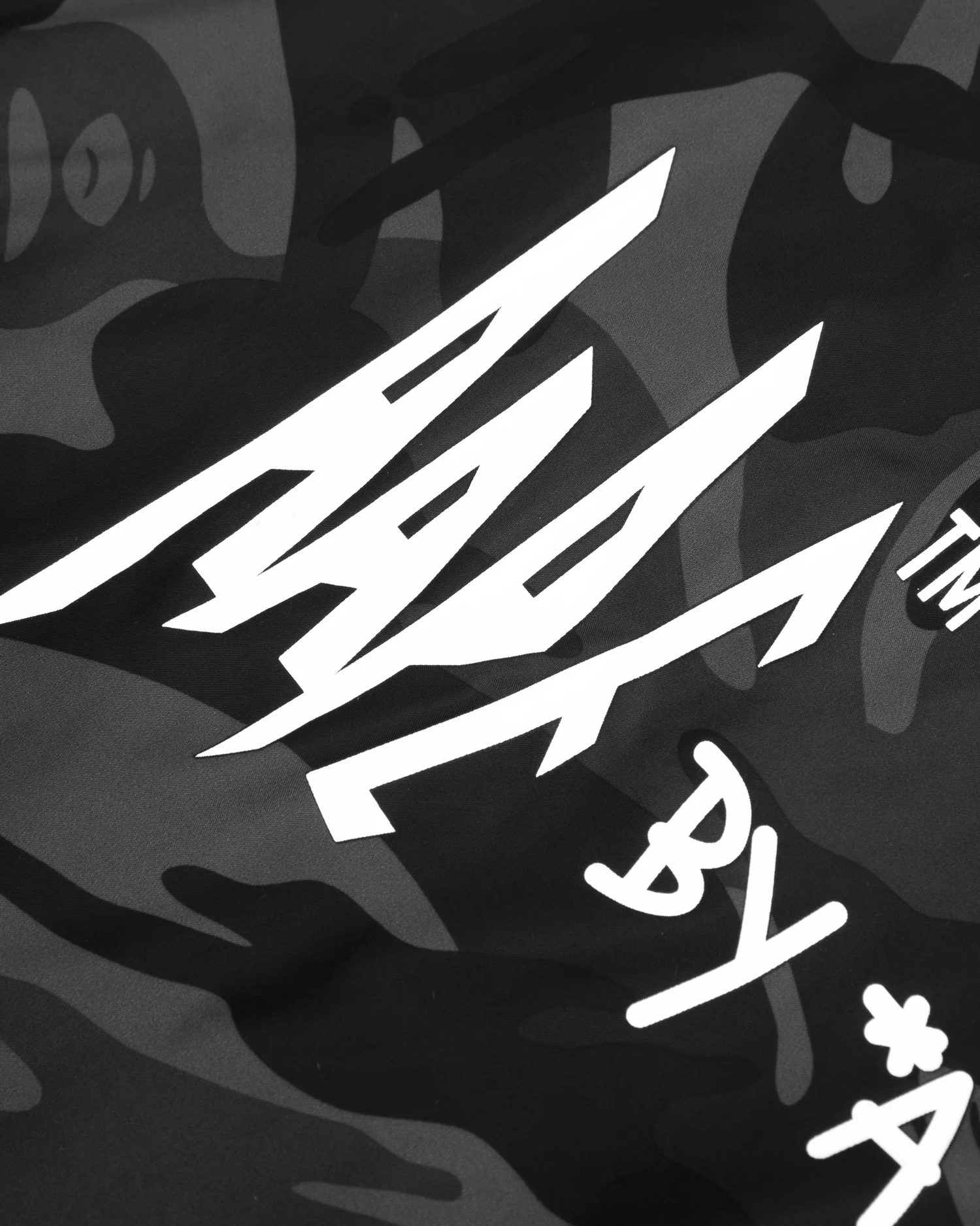 Moonface camo lightweight jacket - Image 10