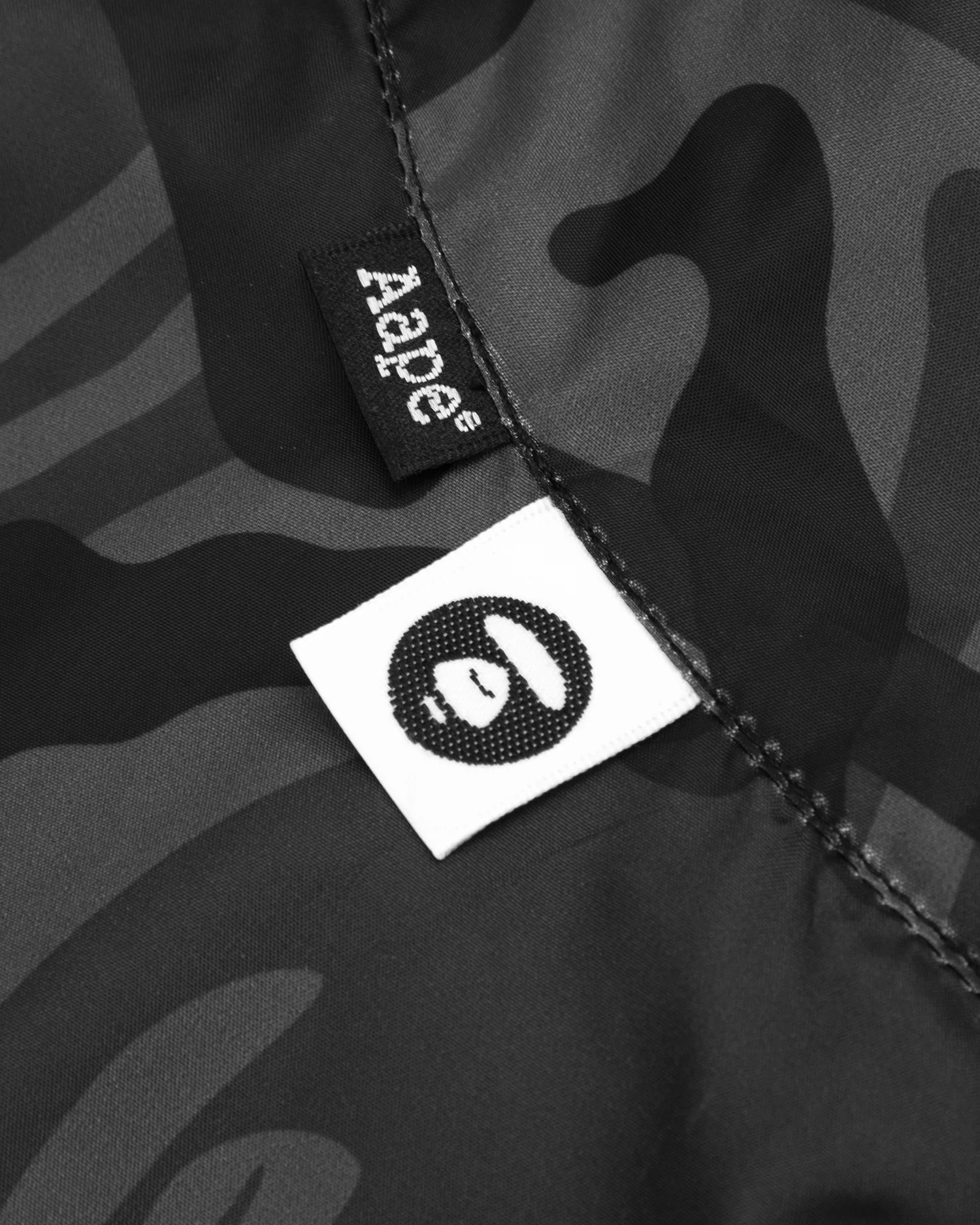 Moonface camo lightweight jacket - Image 4