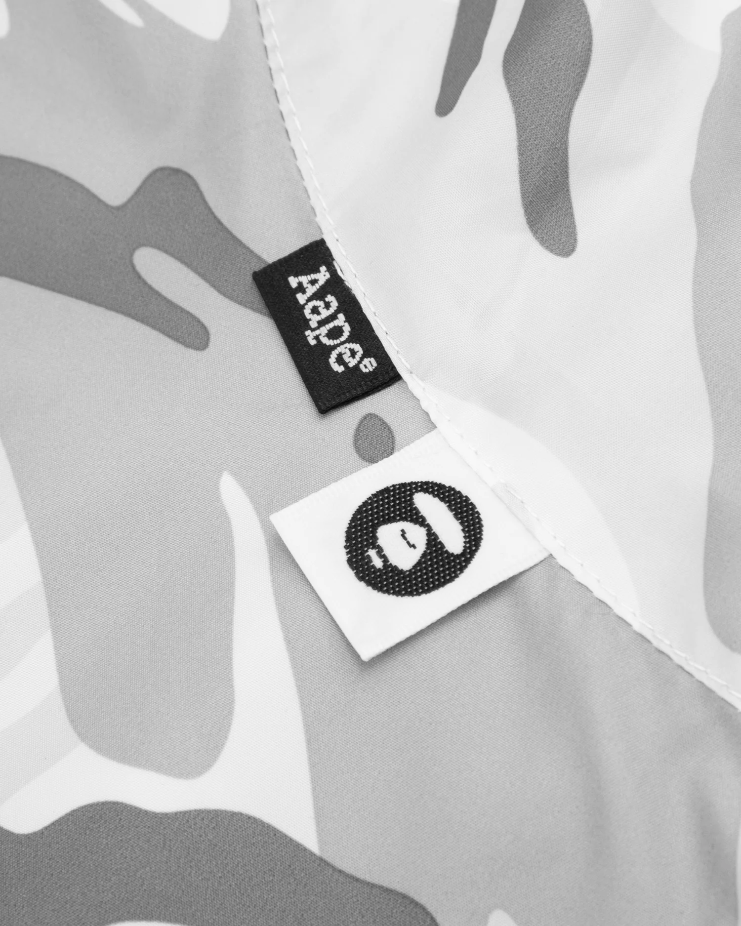 Moonface camo lightweight jacket - Image 9