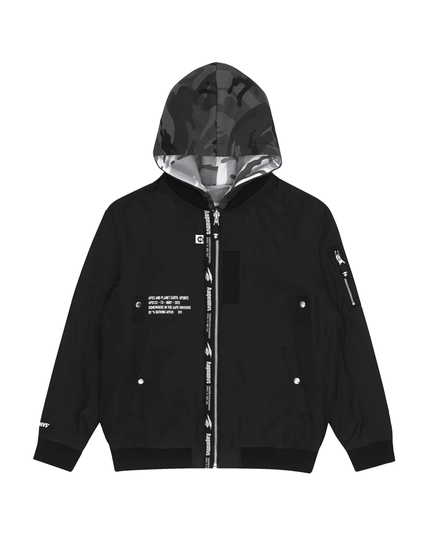 Hooded lightweight jacket