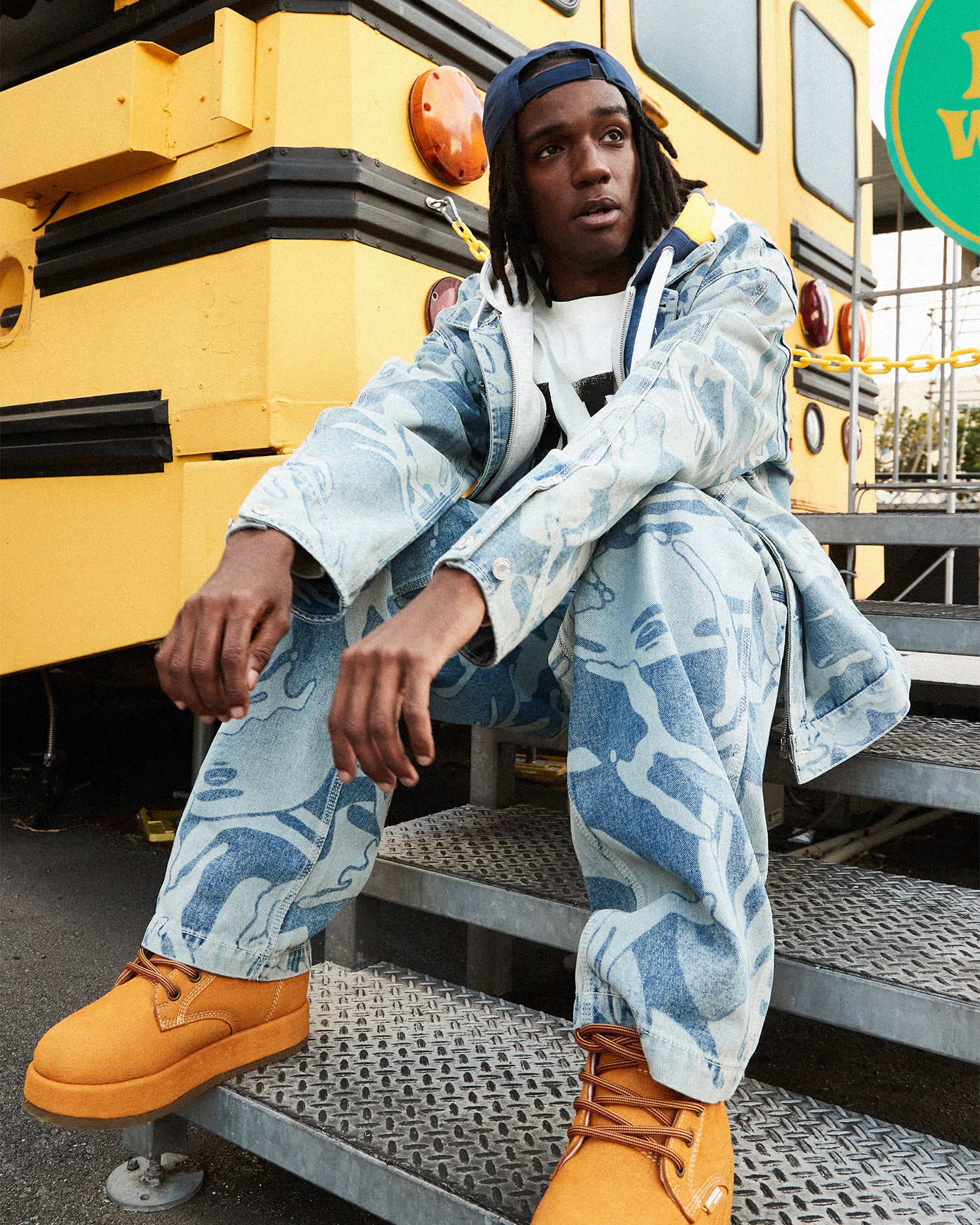 AAPEUNVS moonface hooded camo denim jacket - Image 2