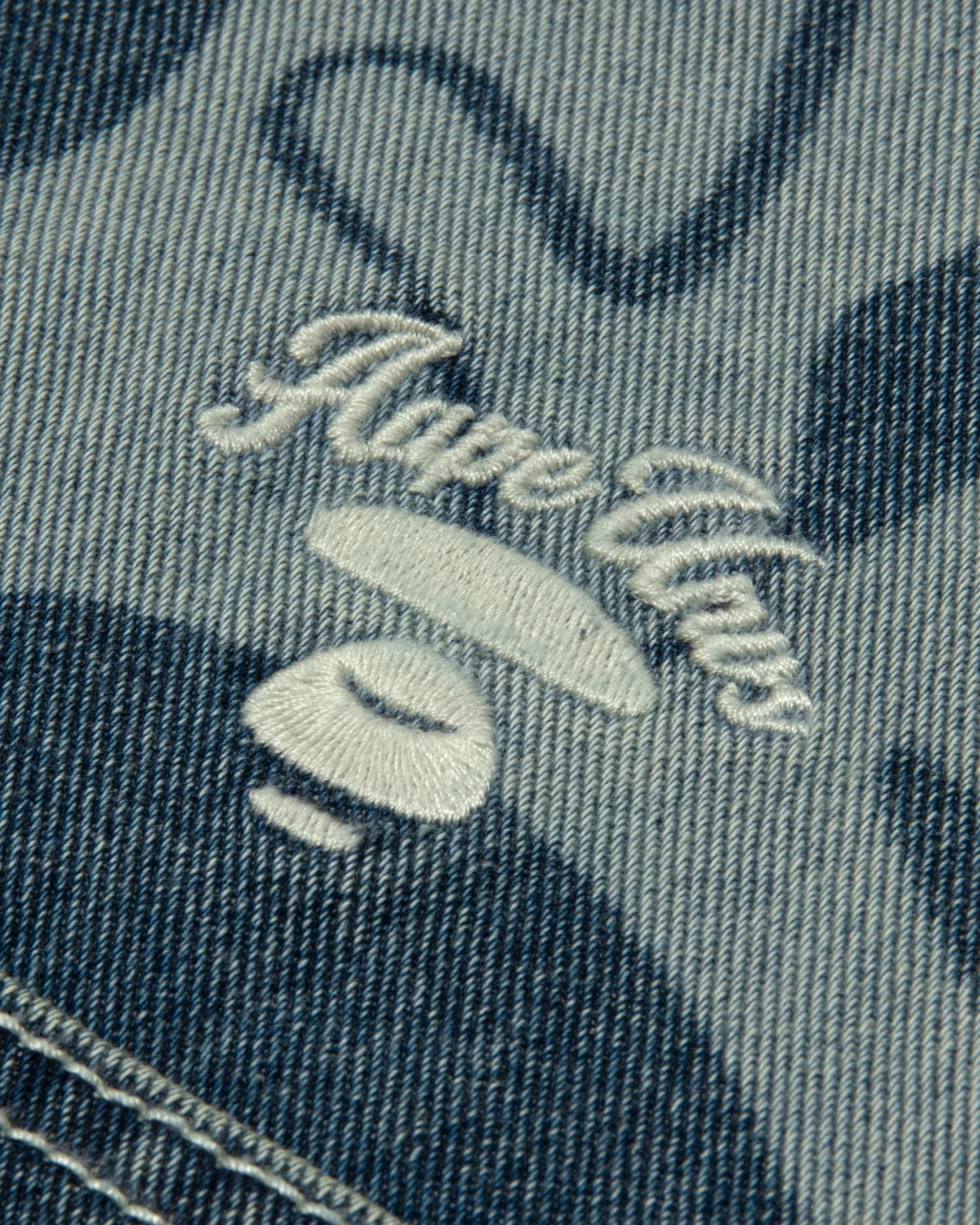 AAPEUNVS moonface hooded camo denim jacket - Image 7