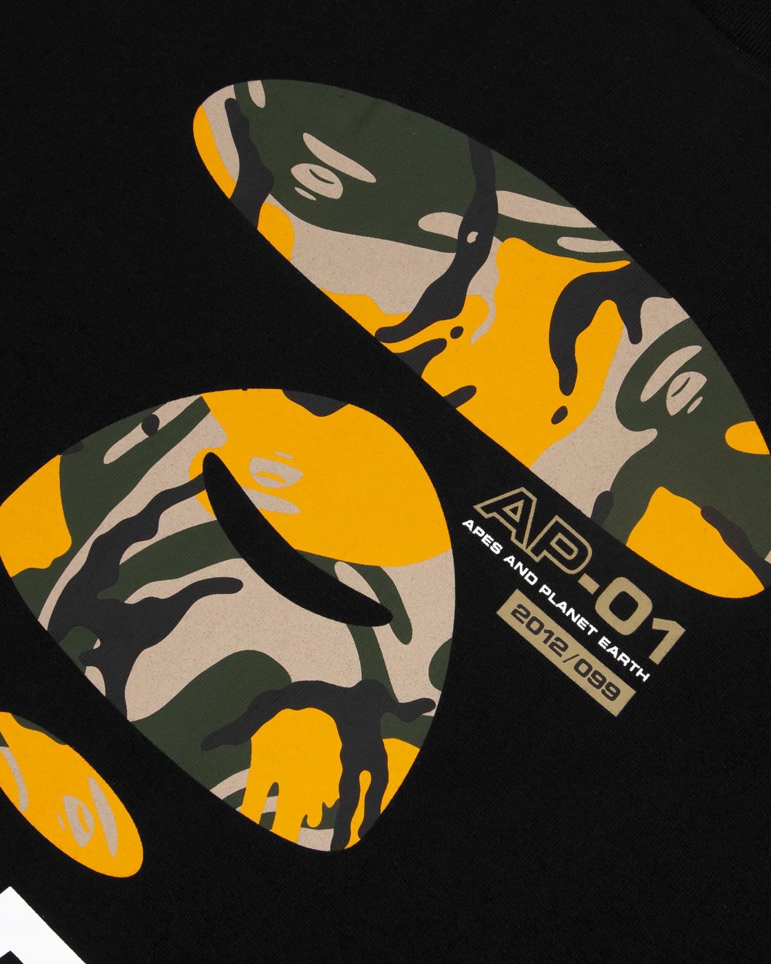 Moonface camo graphic L/S tee - Image 8
