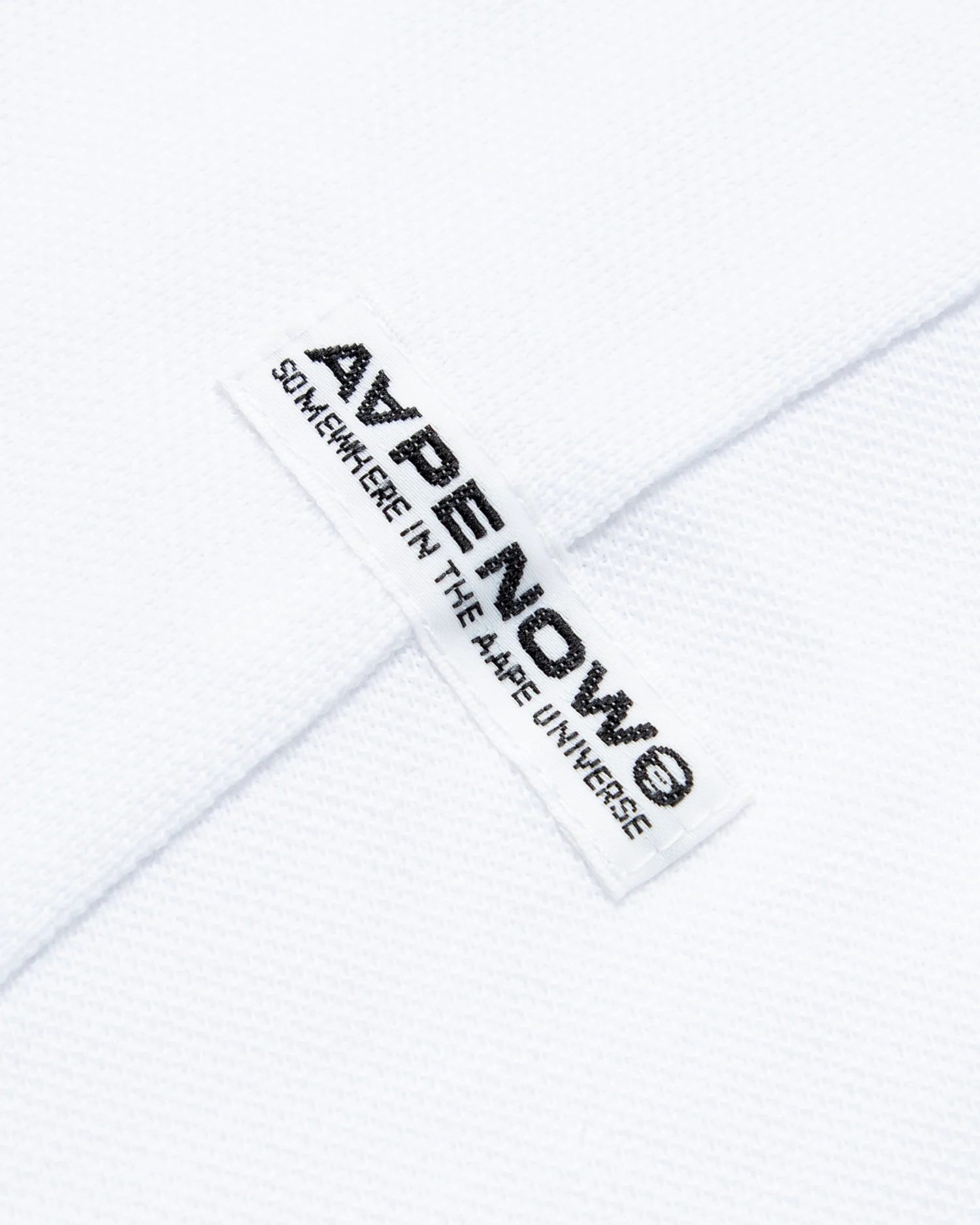 Moonface heart patch polo - Image 10