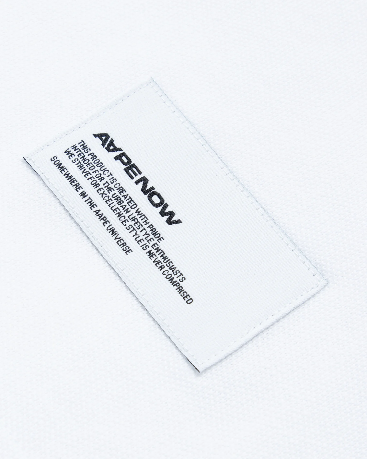 Moonface heart patch polo - Image 9