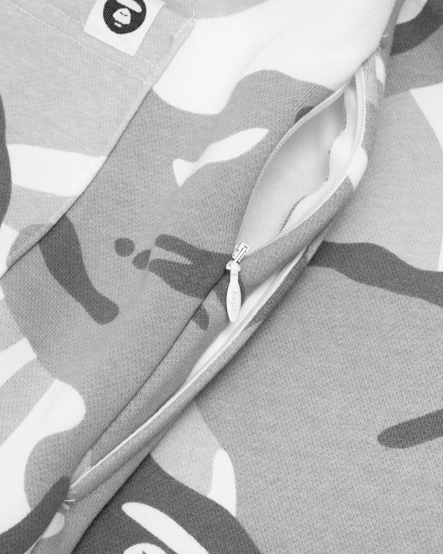 Moonface camo fleece sweatpants - Image 4