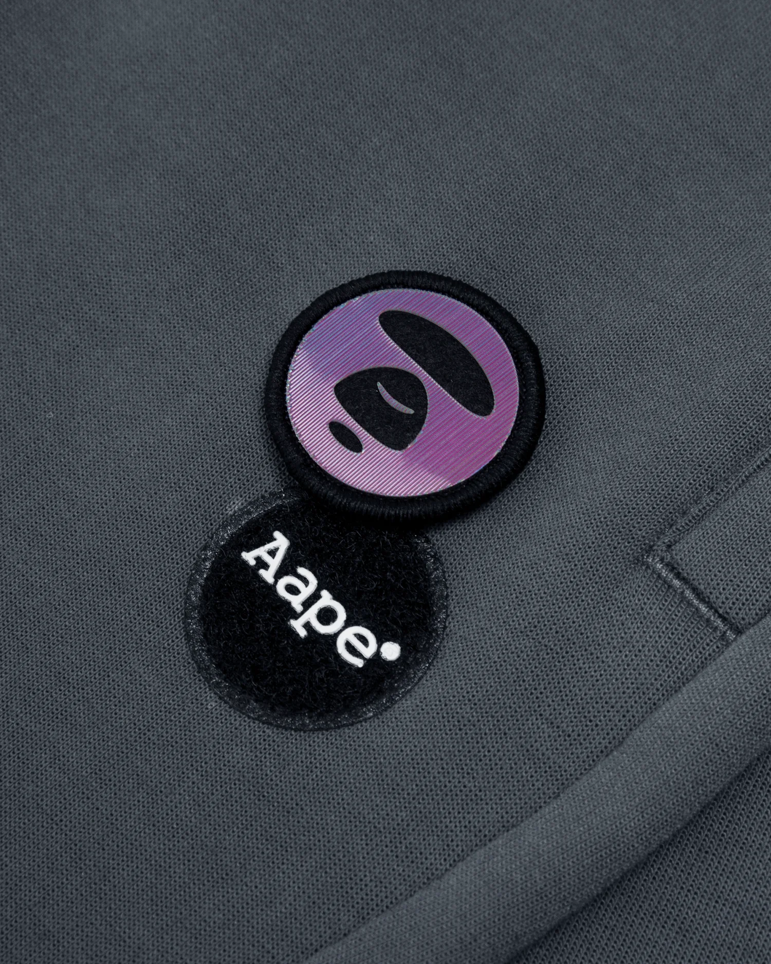 Moonface patch sweatpants - Image 8