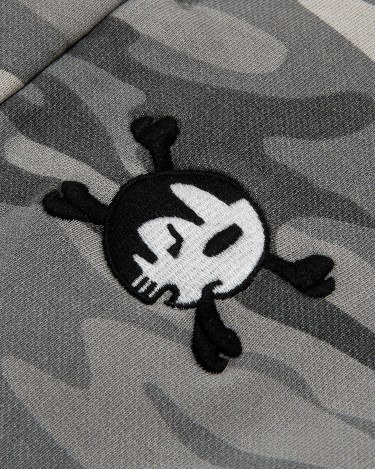X Erased camo sweat pants - Image 4