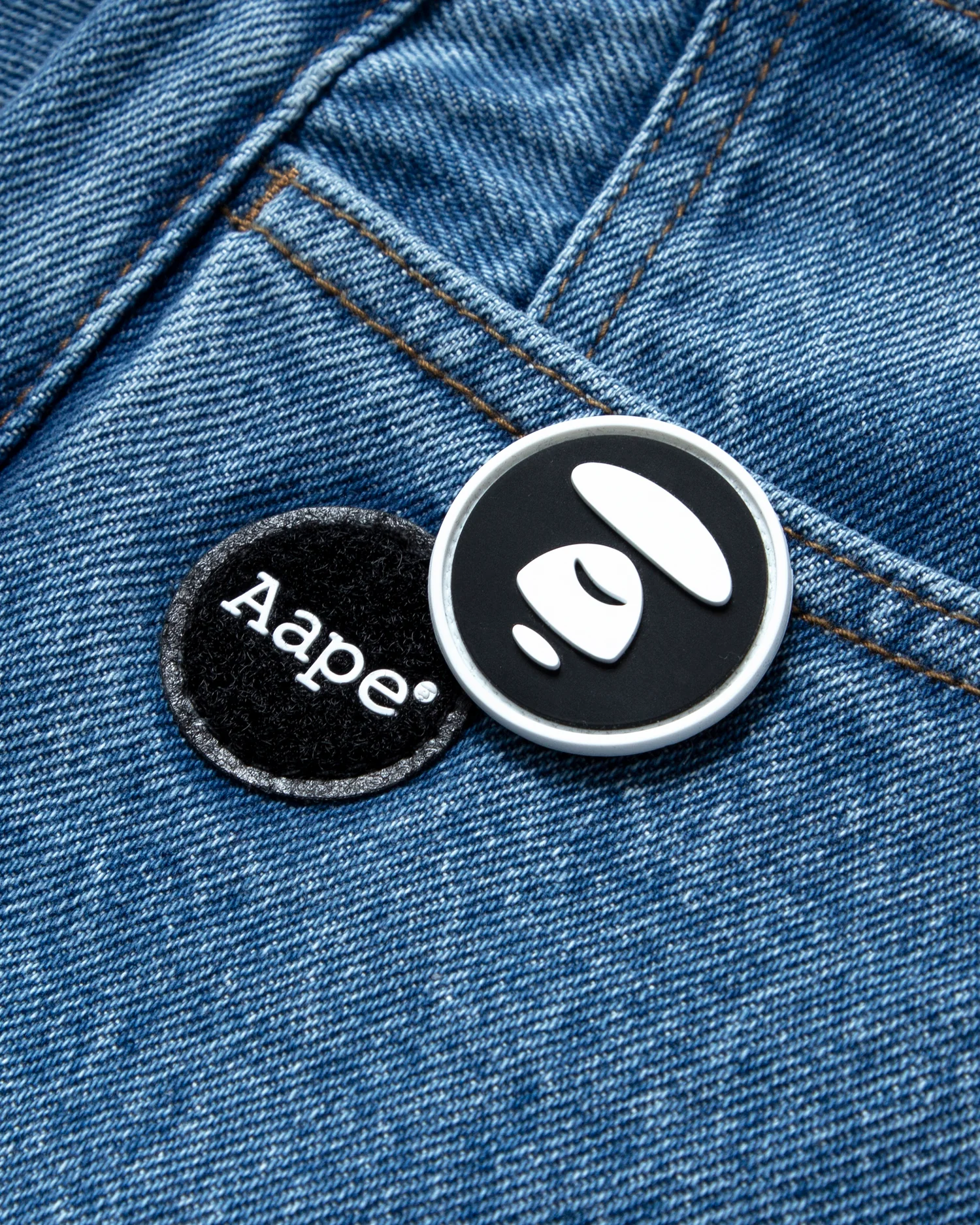 Moonface patch straight jeans - Image 8