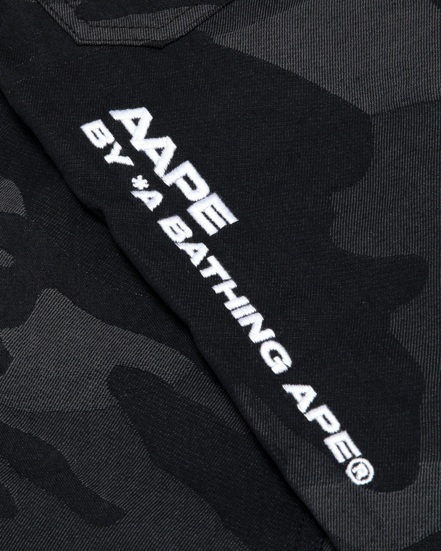 Moonface patch jacquard camo pants - Image 10