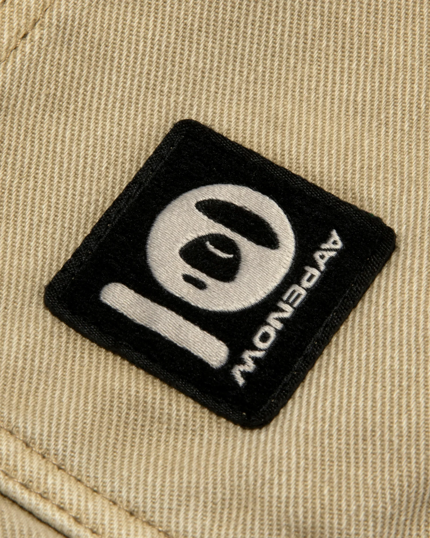 AAPENOW moonface pants - Image 3