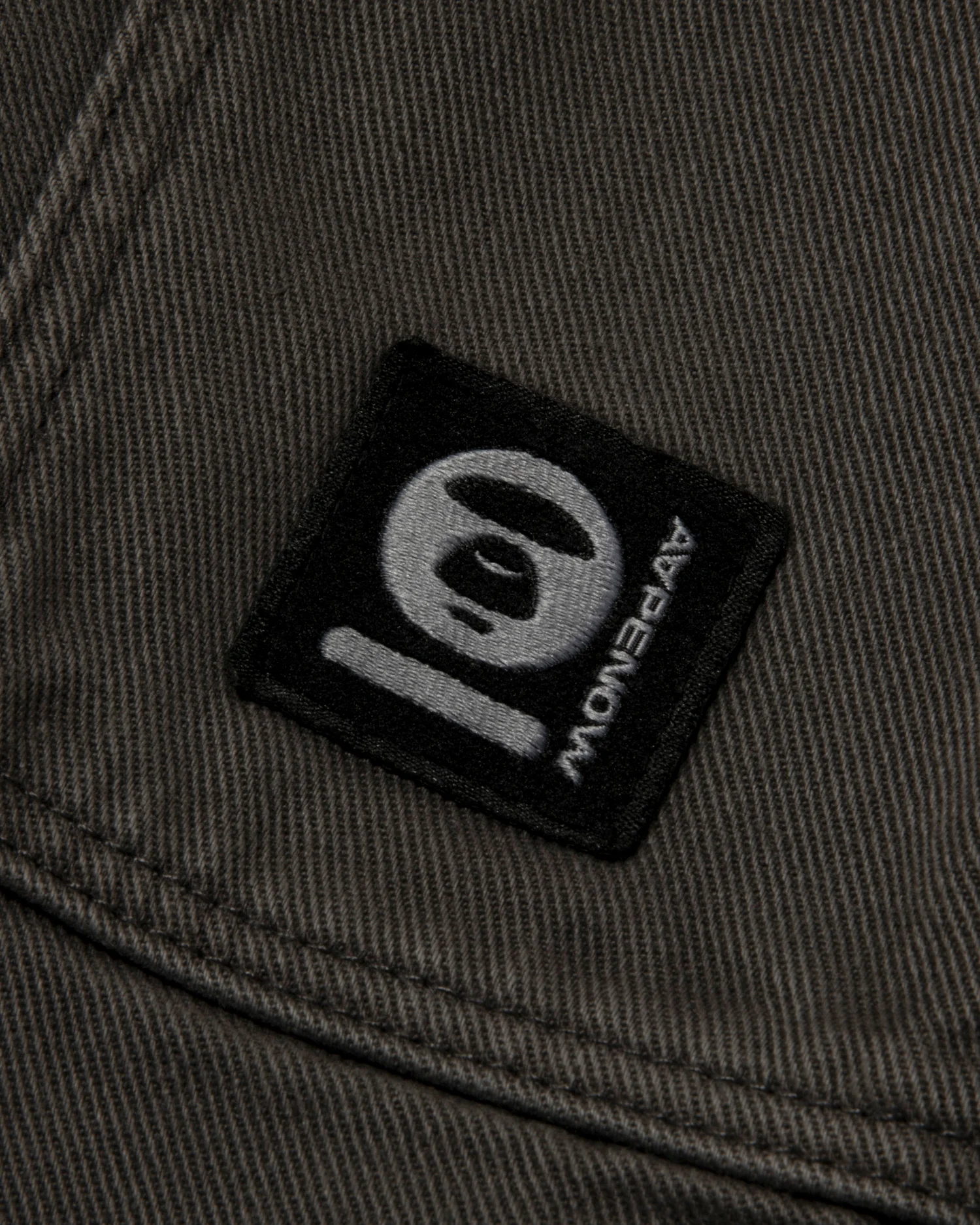 AAPENOW moonface pants - Image 8