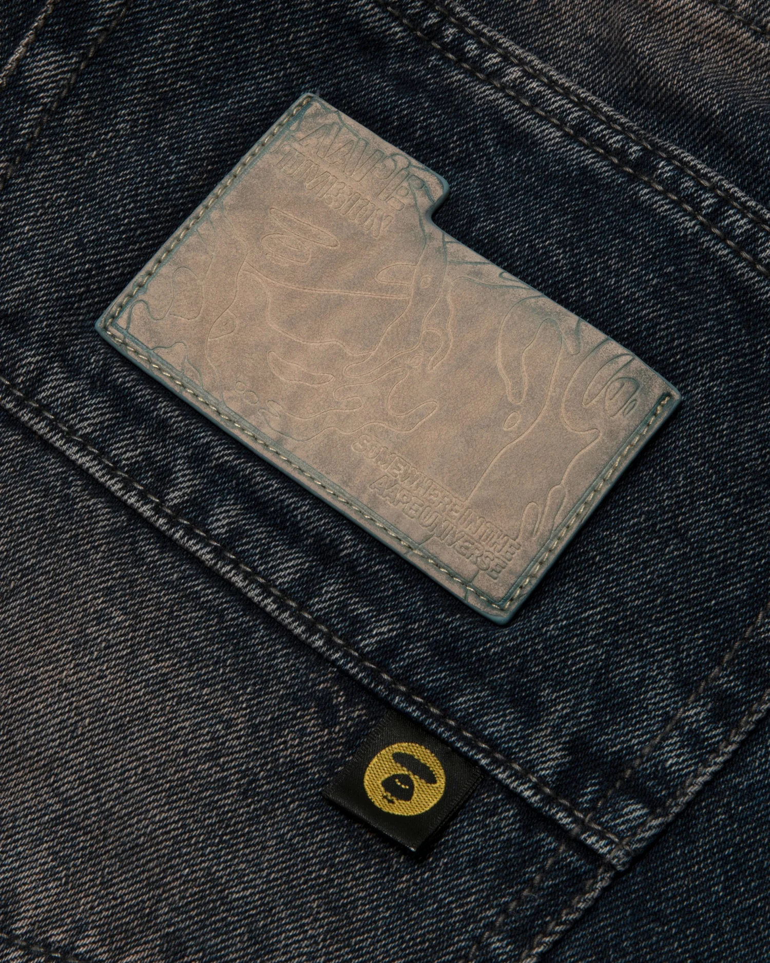 Moonface washed jeans - Image 10