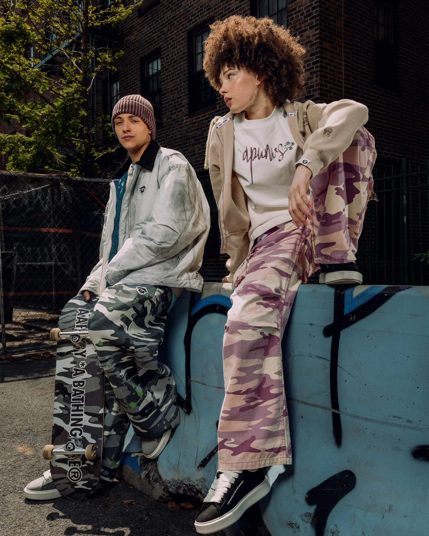 Moonface camo sweat pants - Image 2