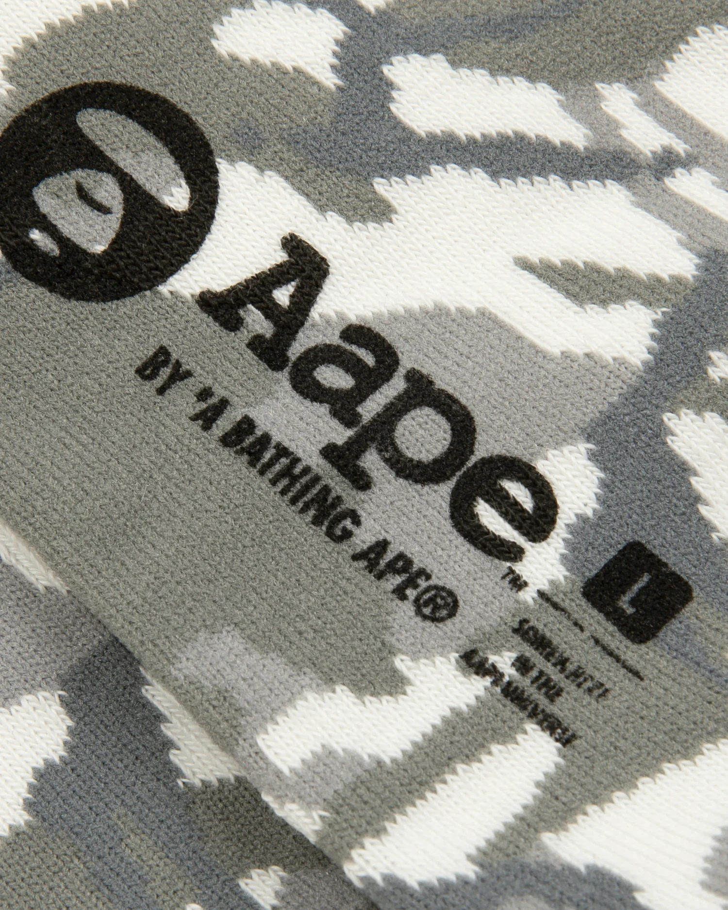 Moonface logo camo crew socks - Image 13