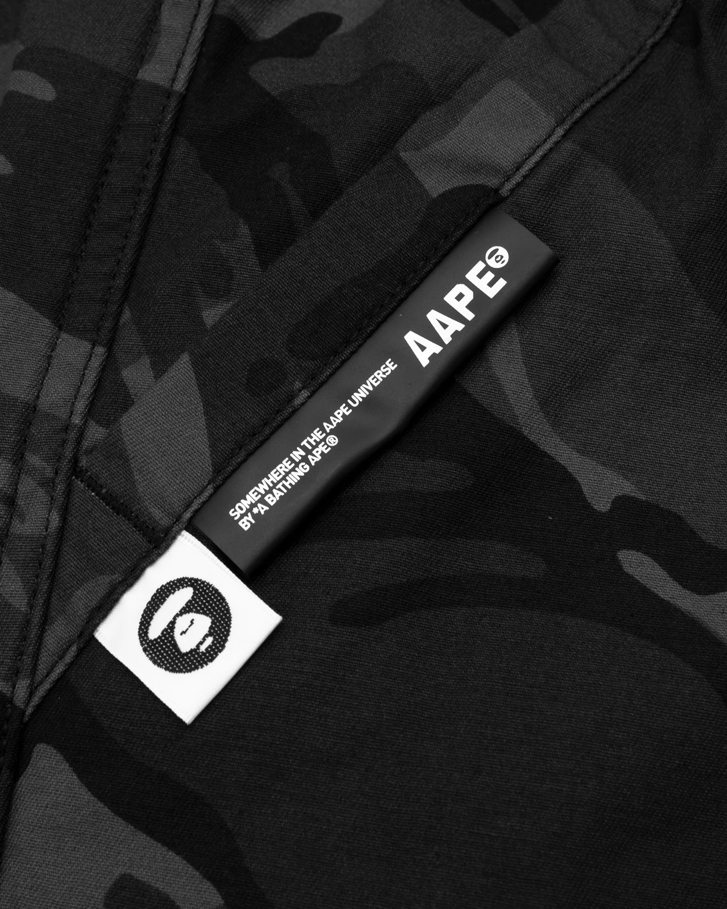 Moonface camo cargo shorts - Image 10