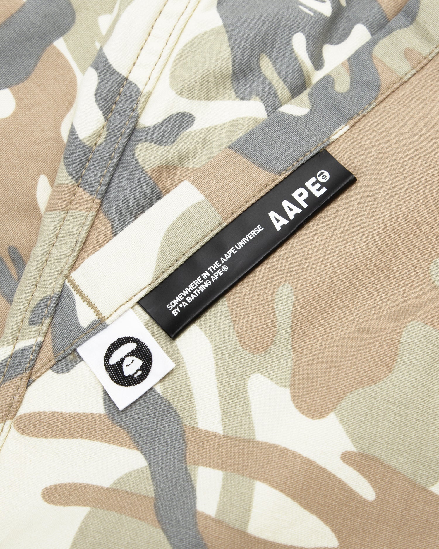 Moonface camo cargo shorts - Image 5