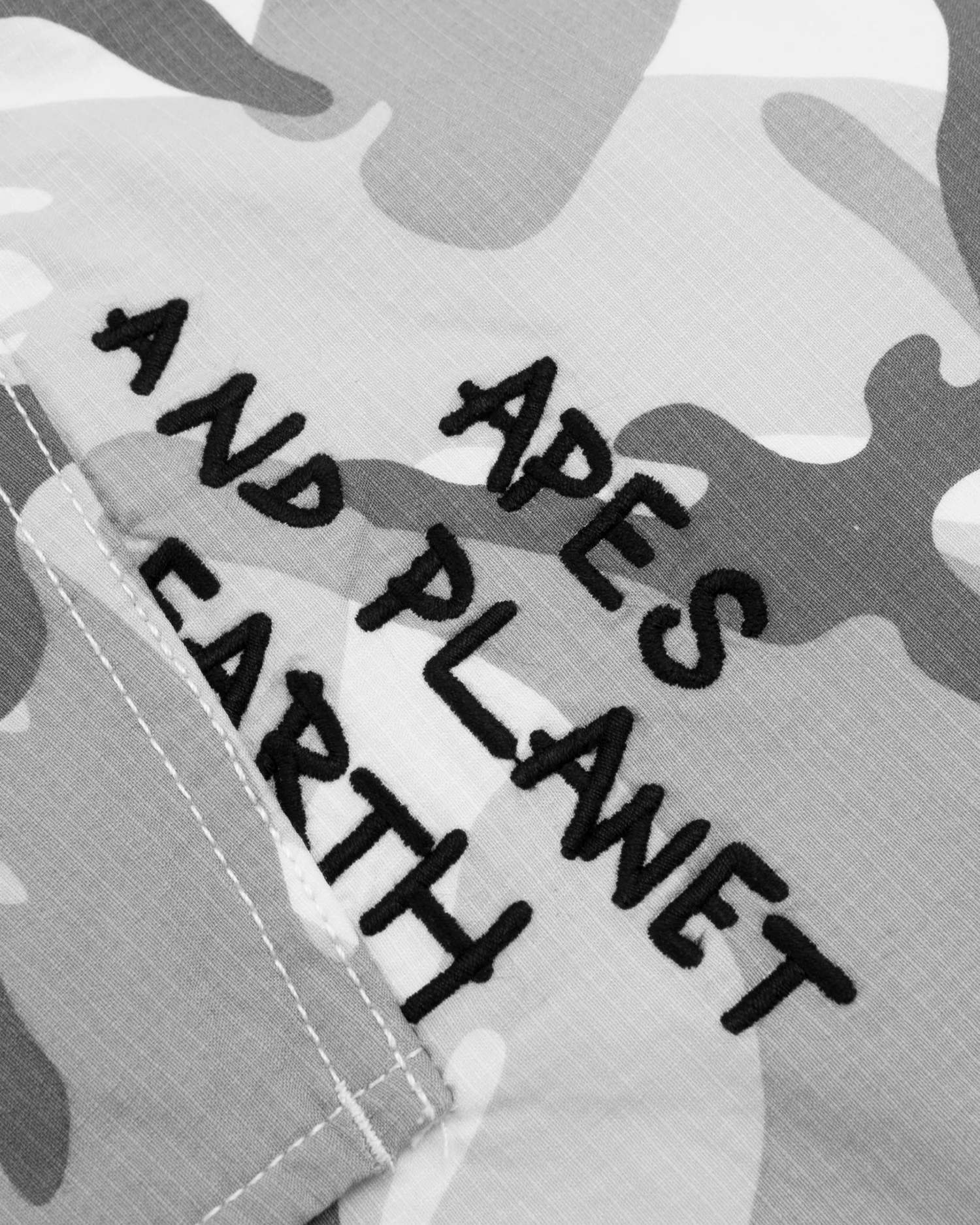 Moonface camo cargo shorts - Image 5