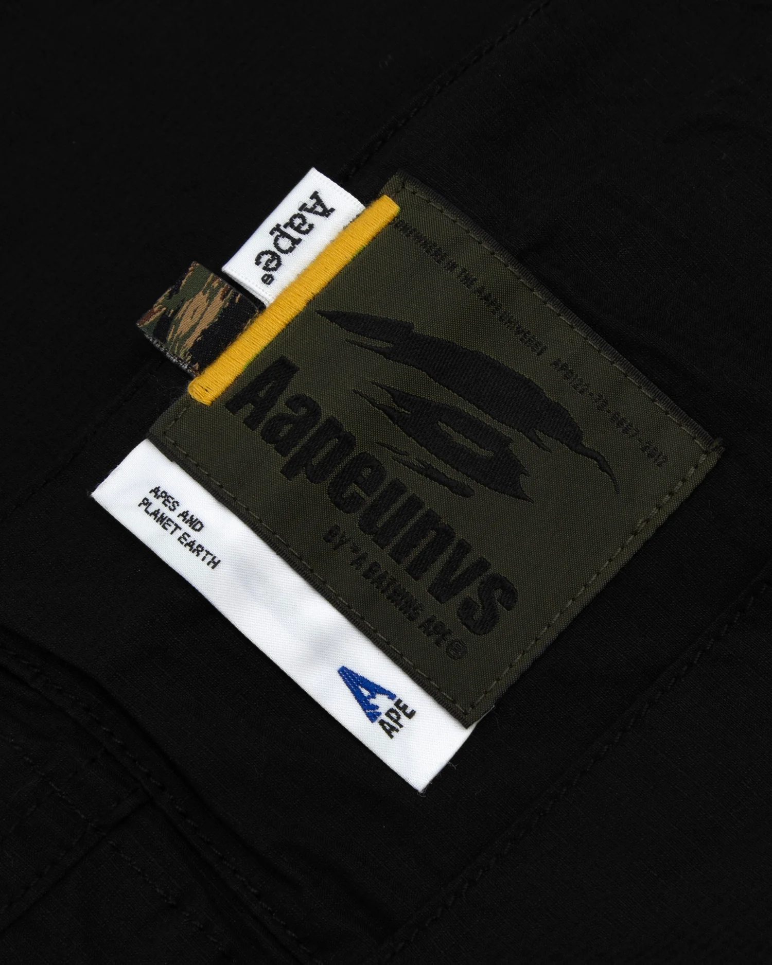 Moonface cargo shorts - Image 4