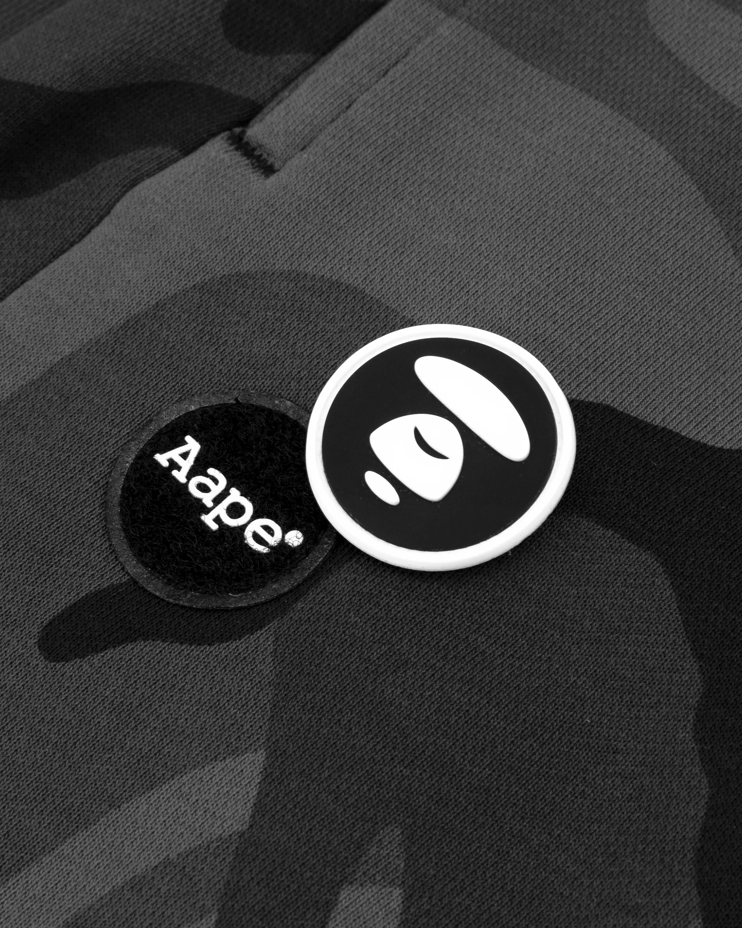 Moonface camo sweatshorts - Image 3