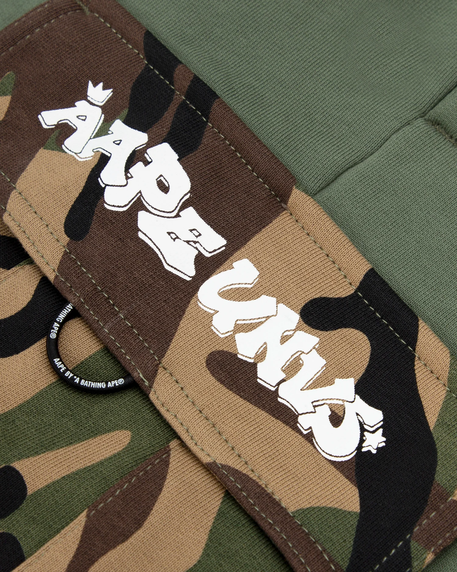 Moonface sweat cargo shorts - Image 9