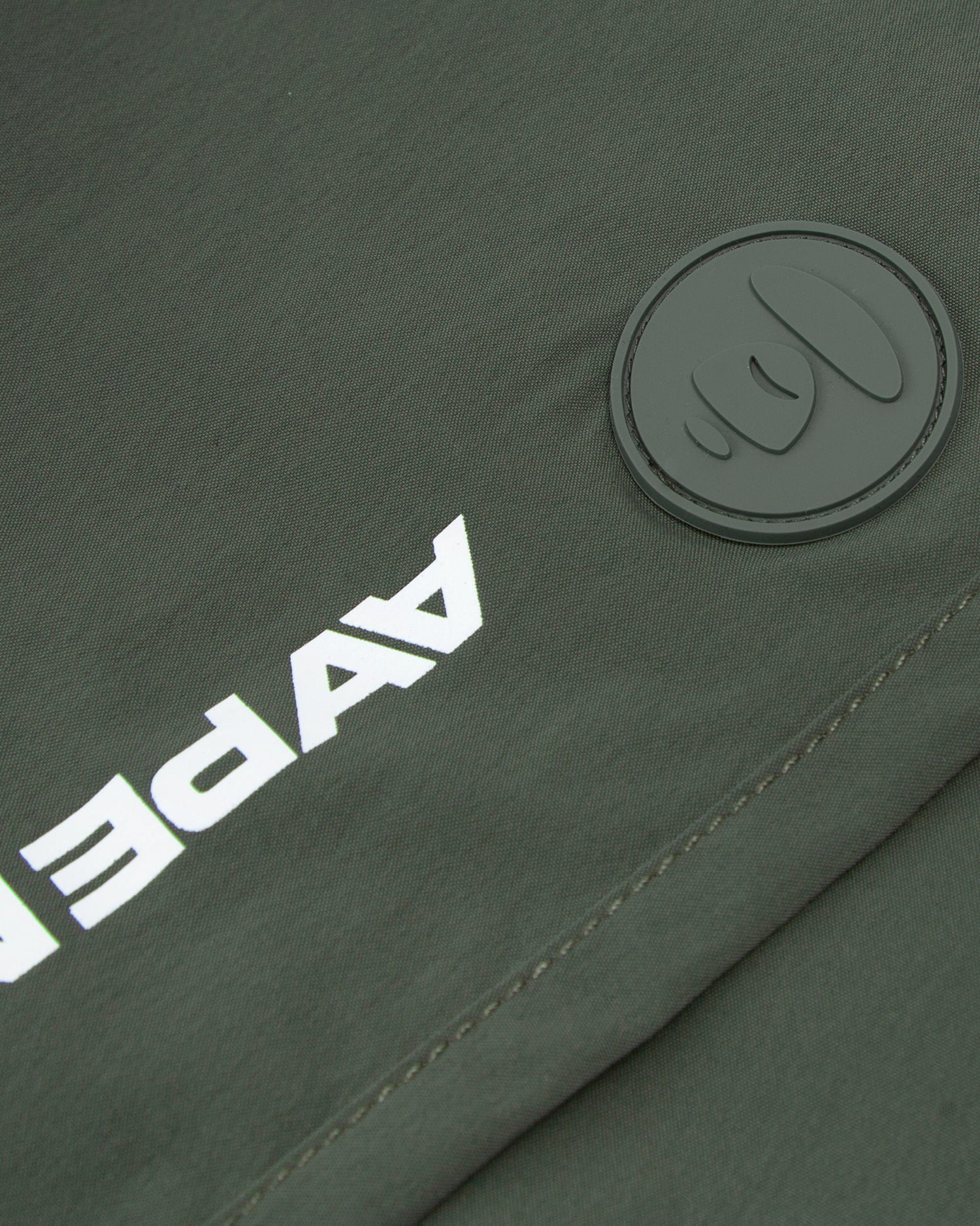 Moonface patch track shorts - Image 18