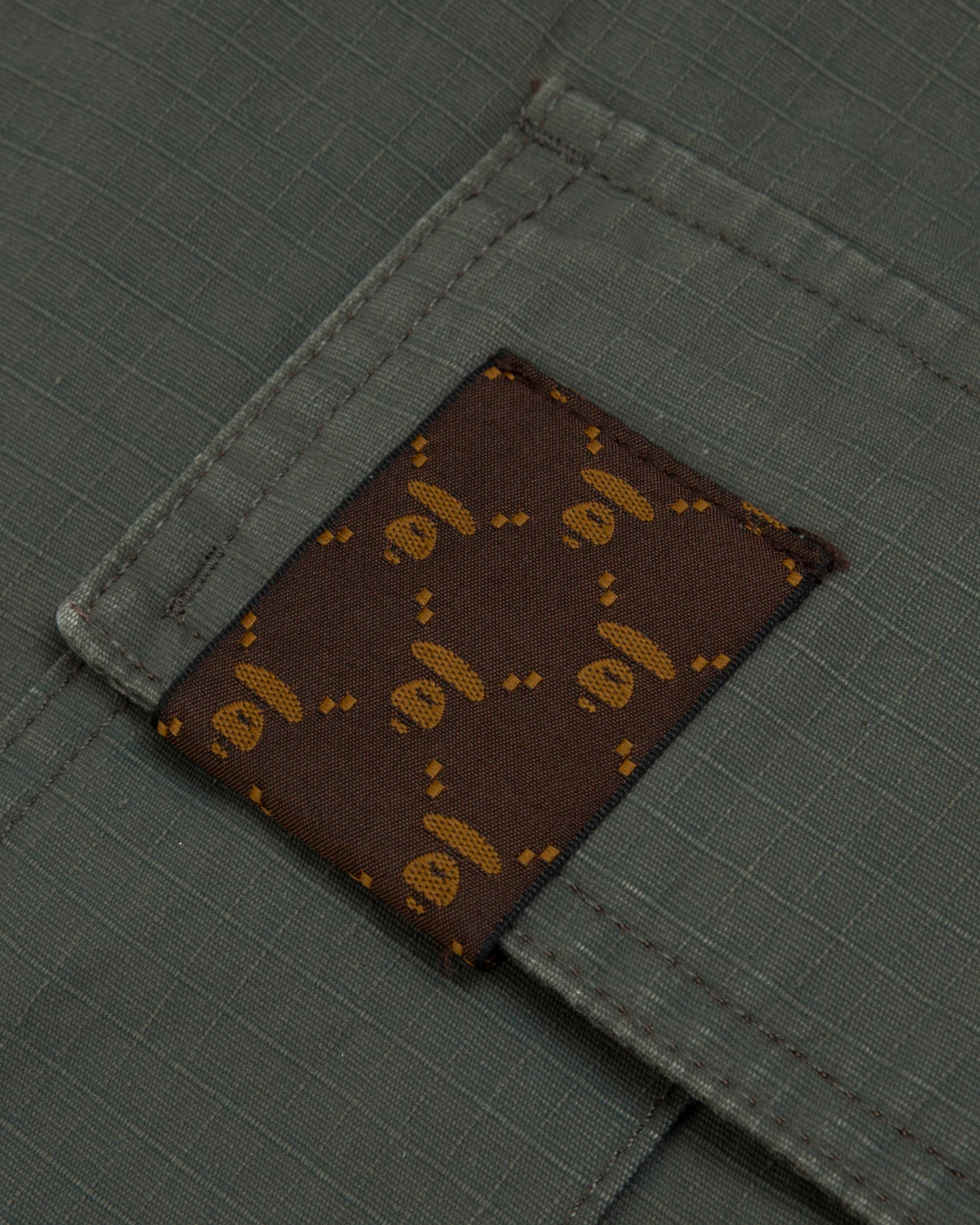 Moonface patch cargo shorts - Image 10