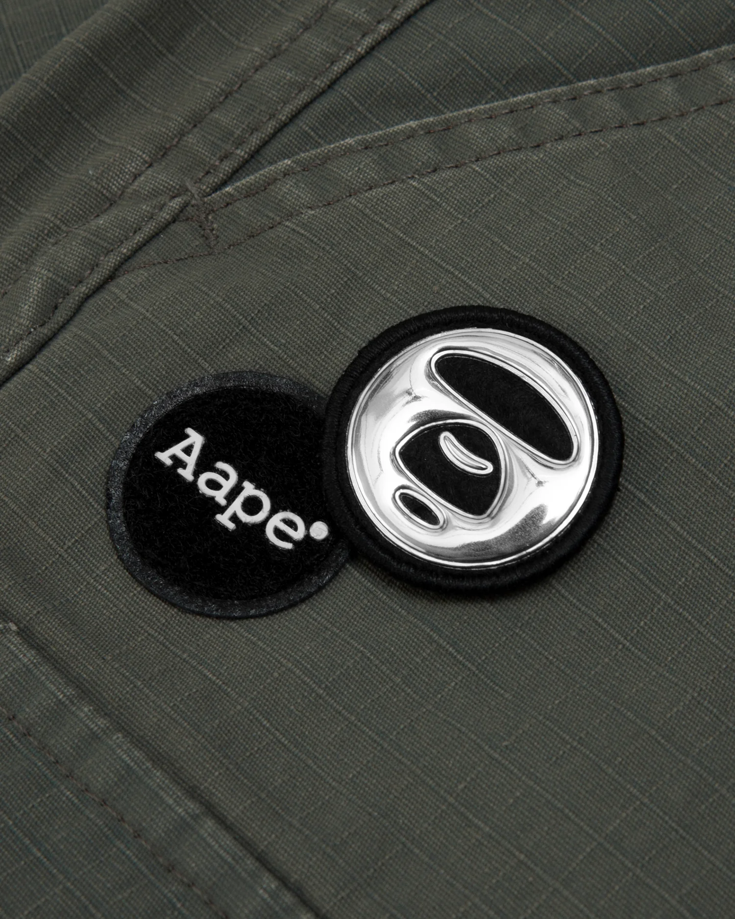 Moonface patch cargo shorts - Image 8