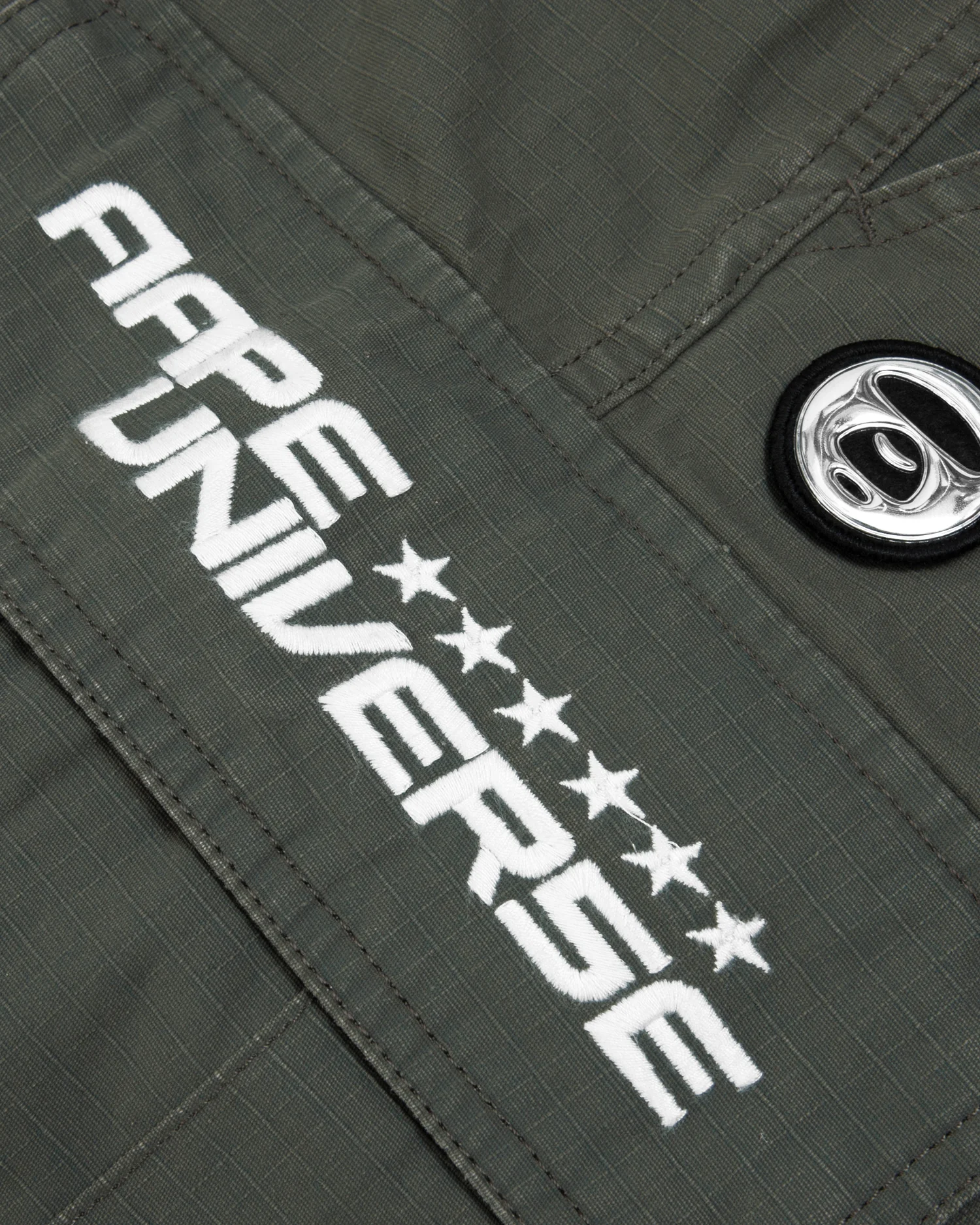 Moonface patch cargo shorts - Image 9