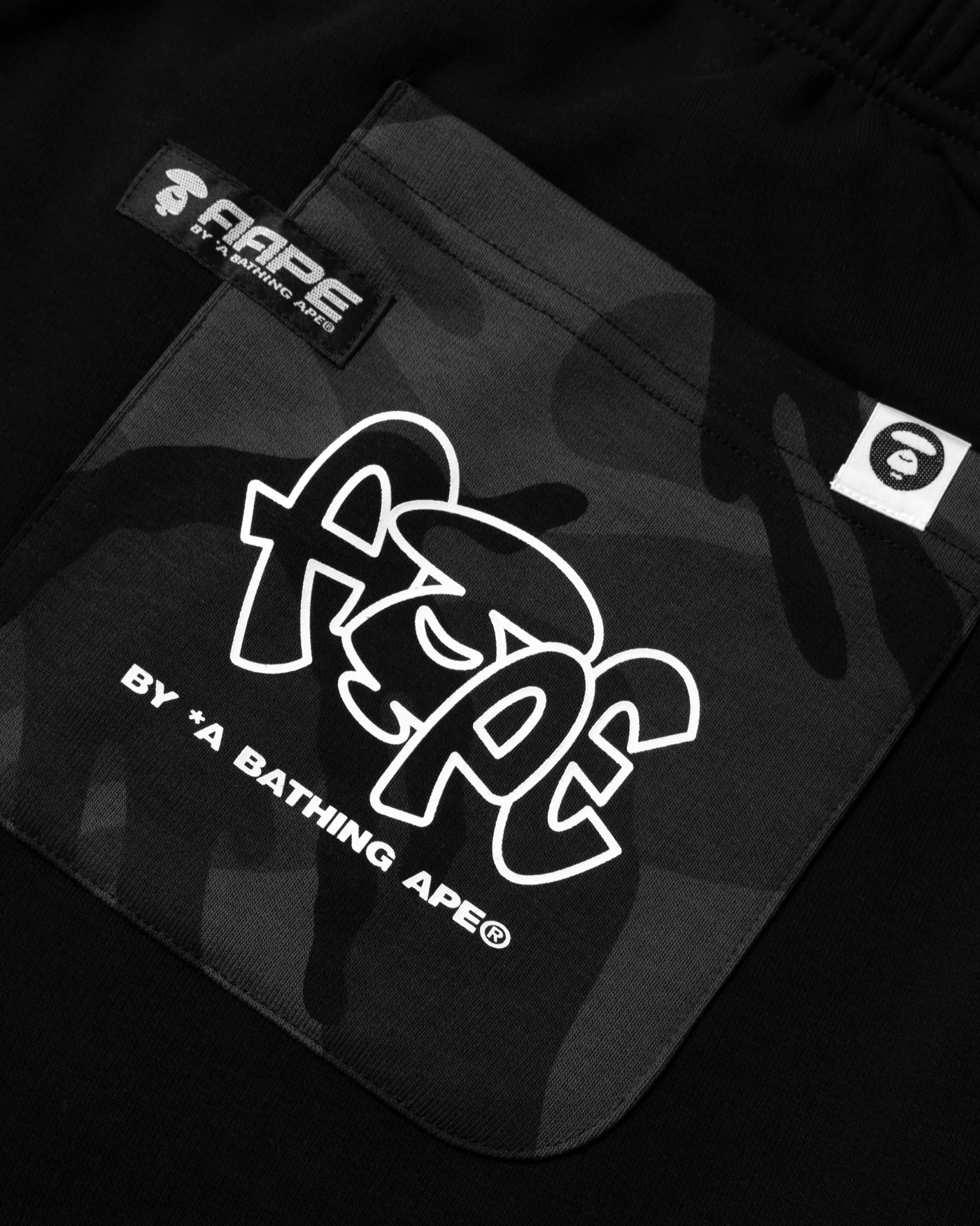 Moonface graphic sweat shorts - Image 5