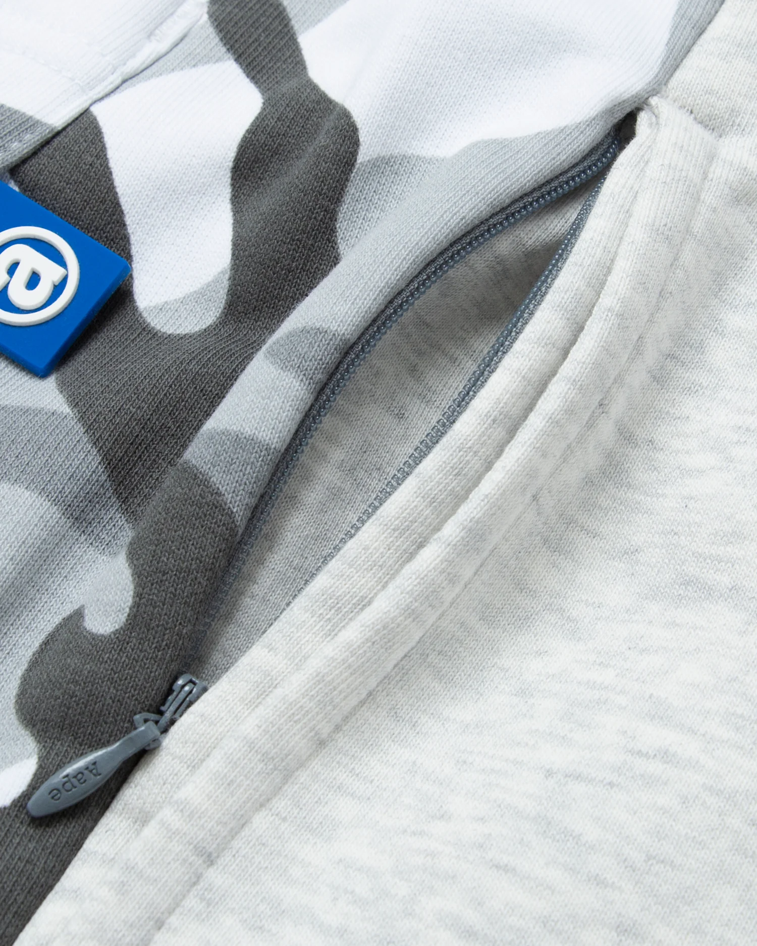 Moonface camo panelled sweat shorts - Image 5