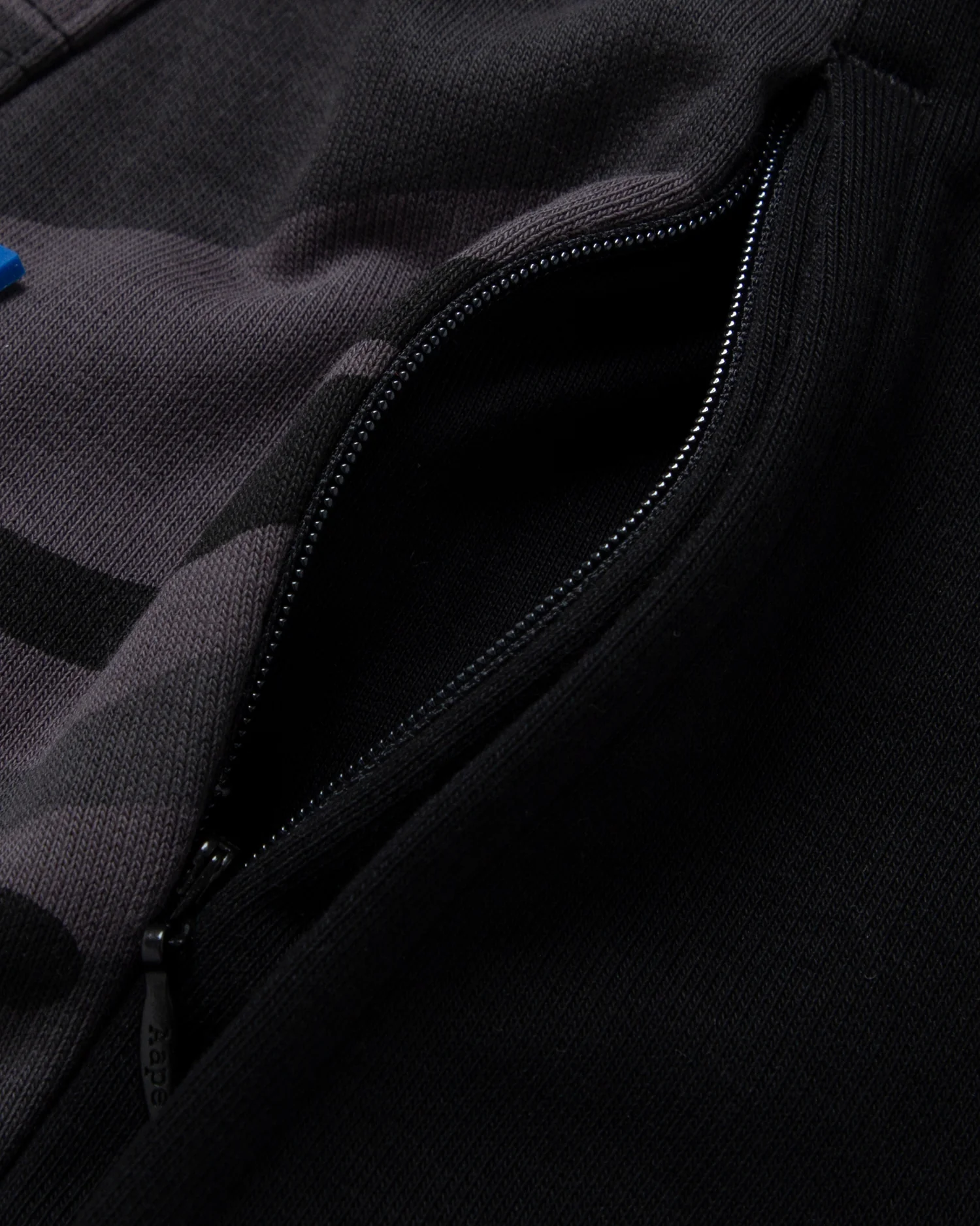 Moonface camo panelled sweat shorts - Image 5