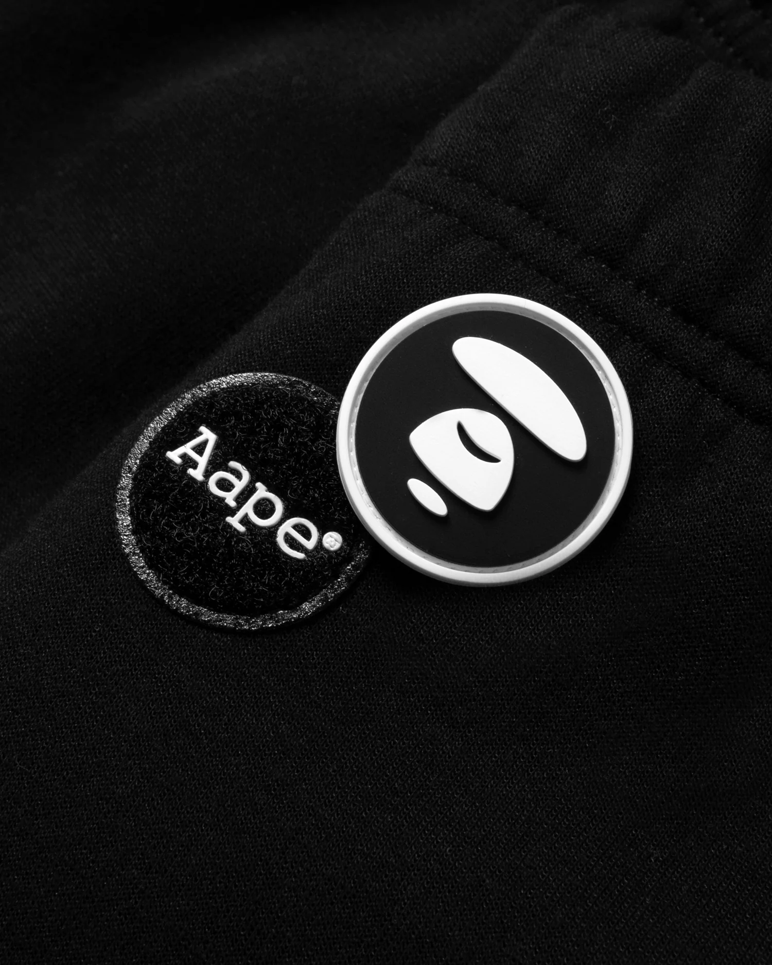 Moonface logo embossed sweat shorts - Image 8