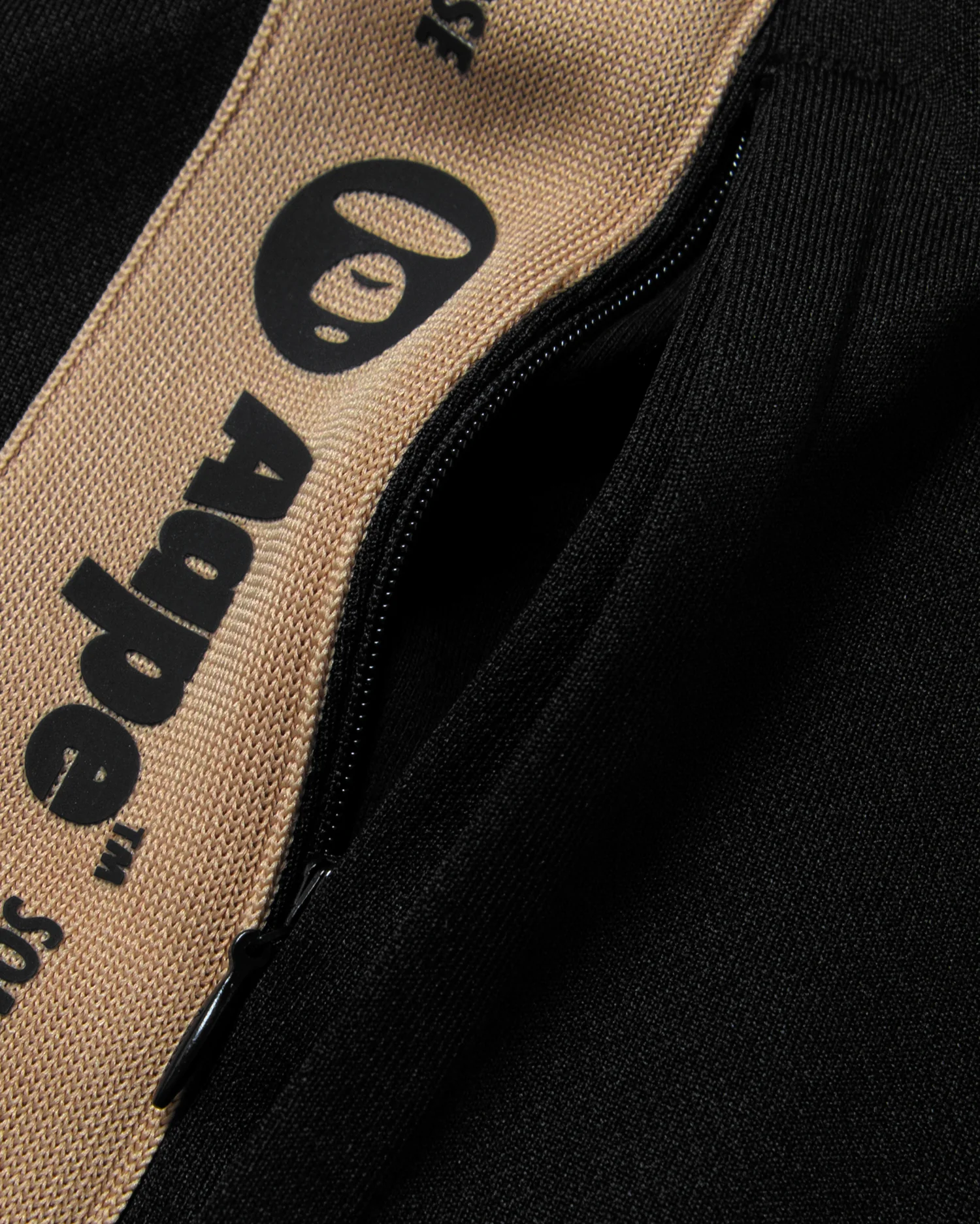 Moonface embroidered sweat shorts - Image 5