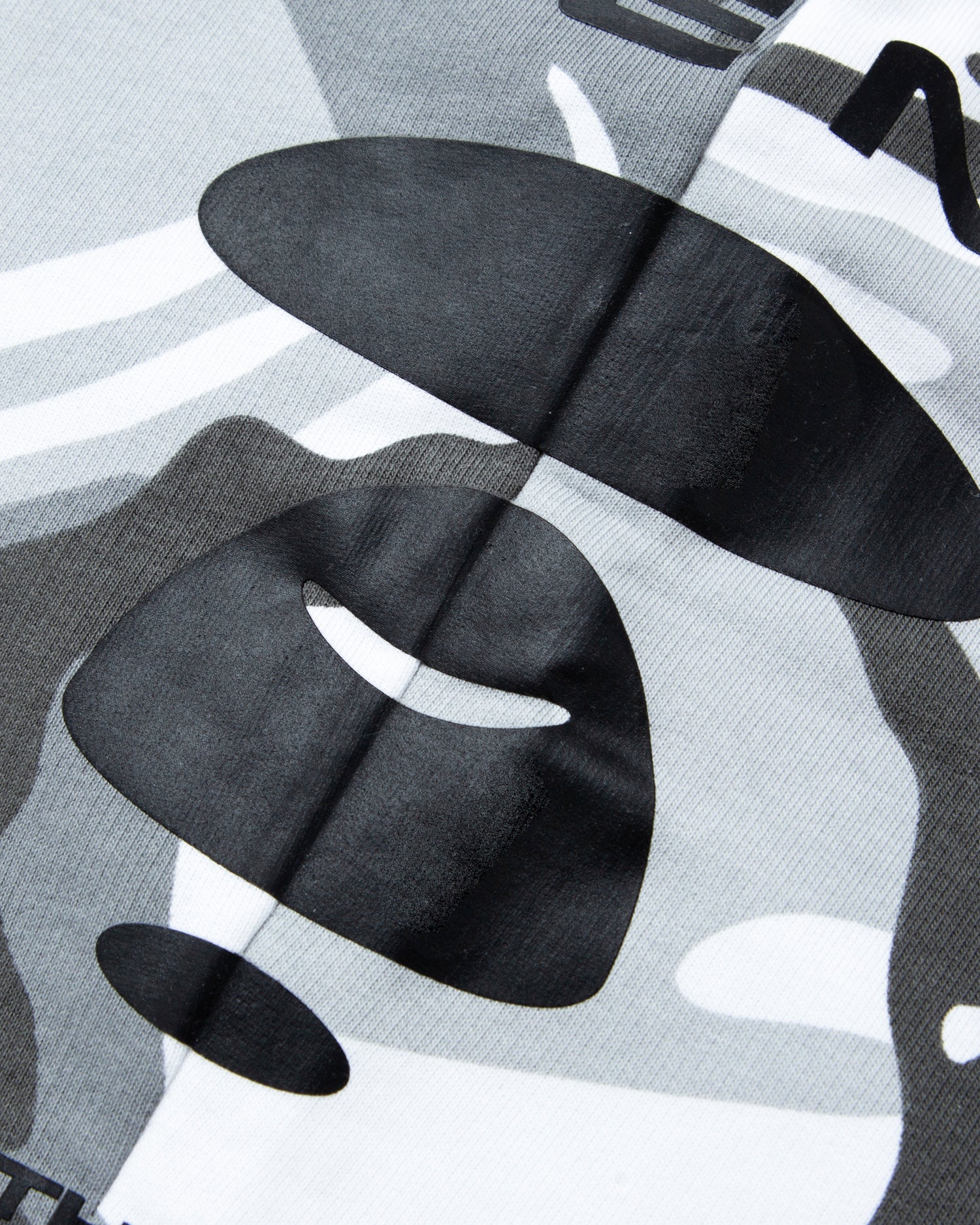 Moonface patch camo sweat shorts - Image 4