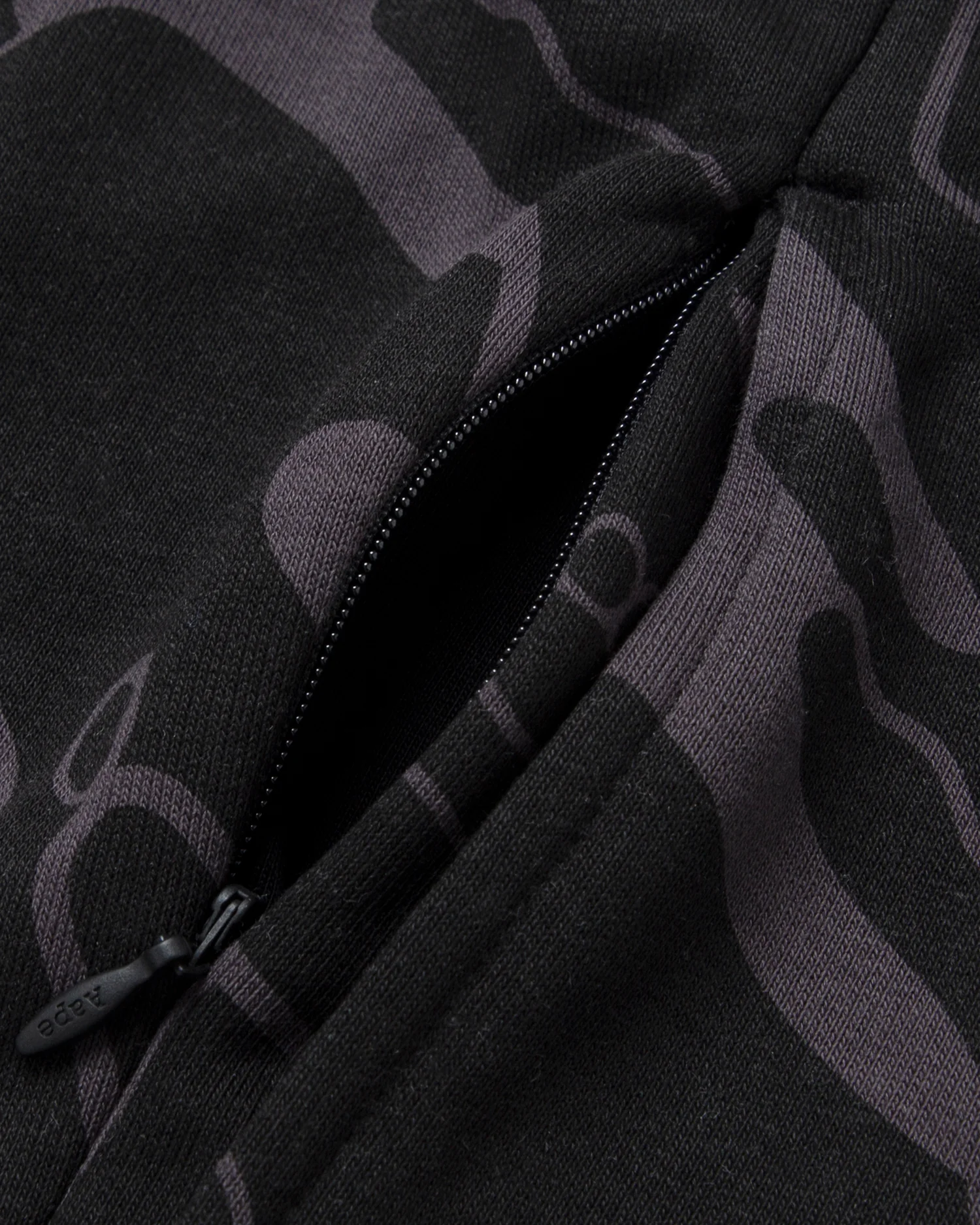 Moonface camo sweat shorts - Image 5
