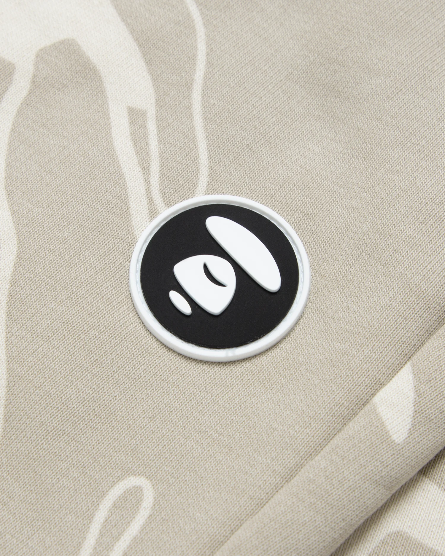 Moonface camo sweat shorts - Image 8