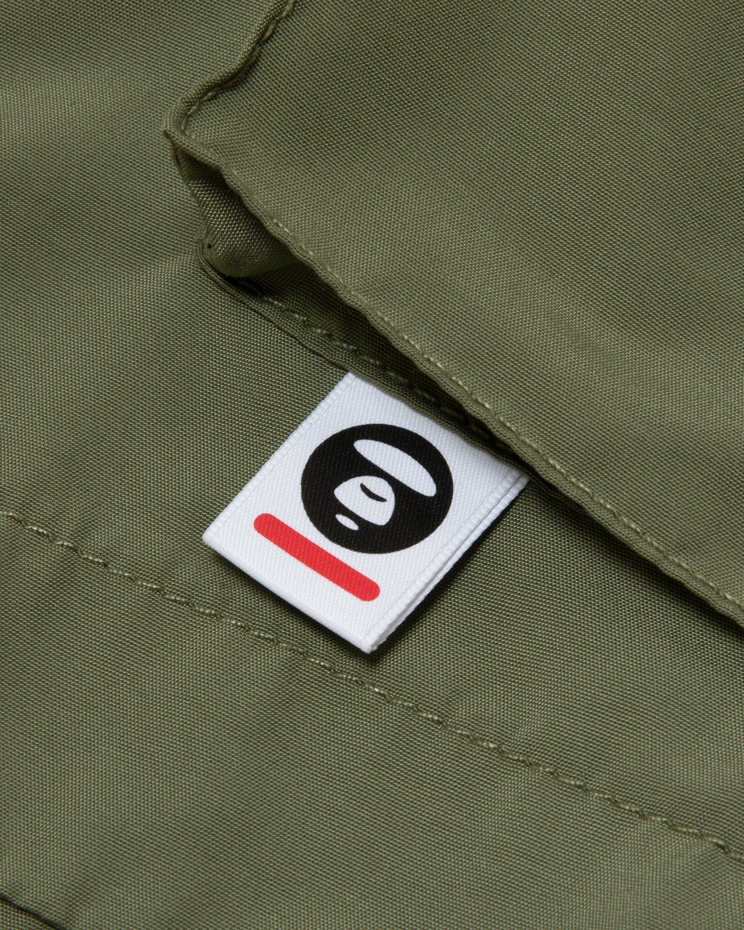 Moonface patch cargo shorts - Image 20