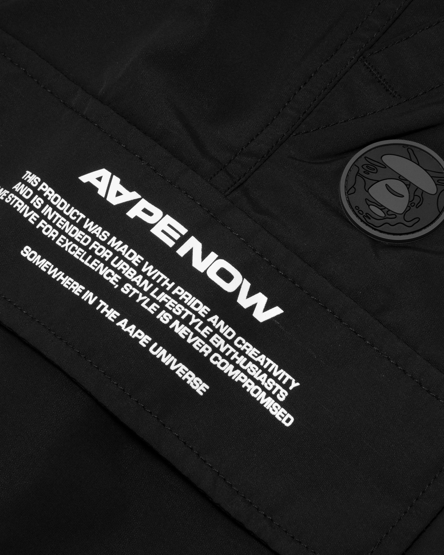 Moonface patch cargo shorts - Image 9