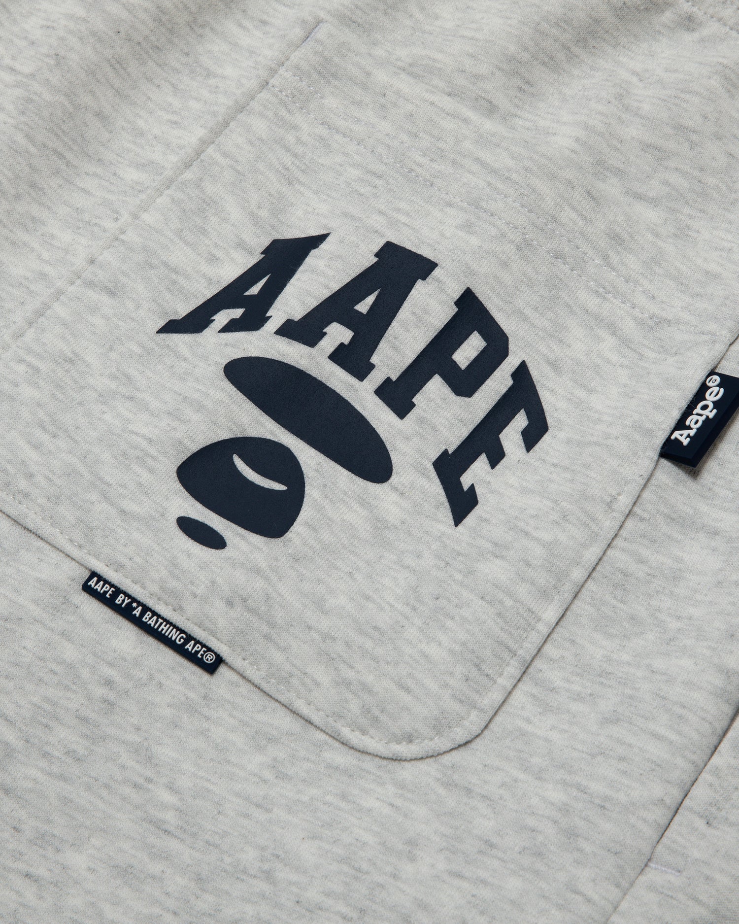 Moonface patch sweat shorts - Image 3